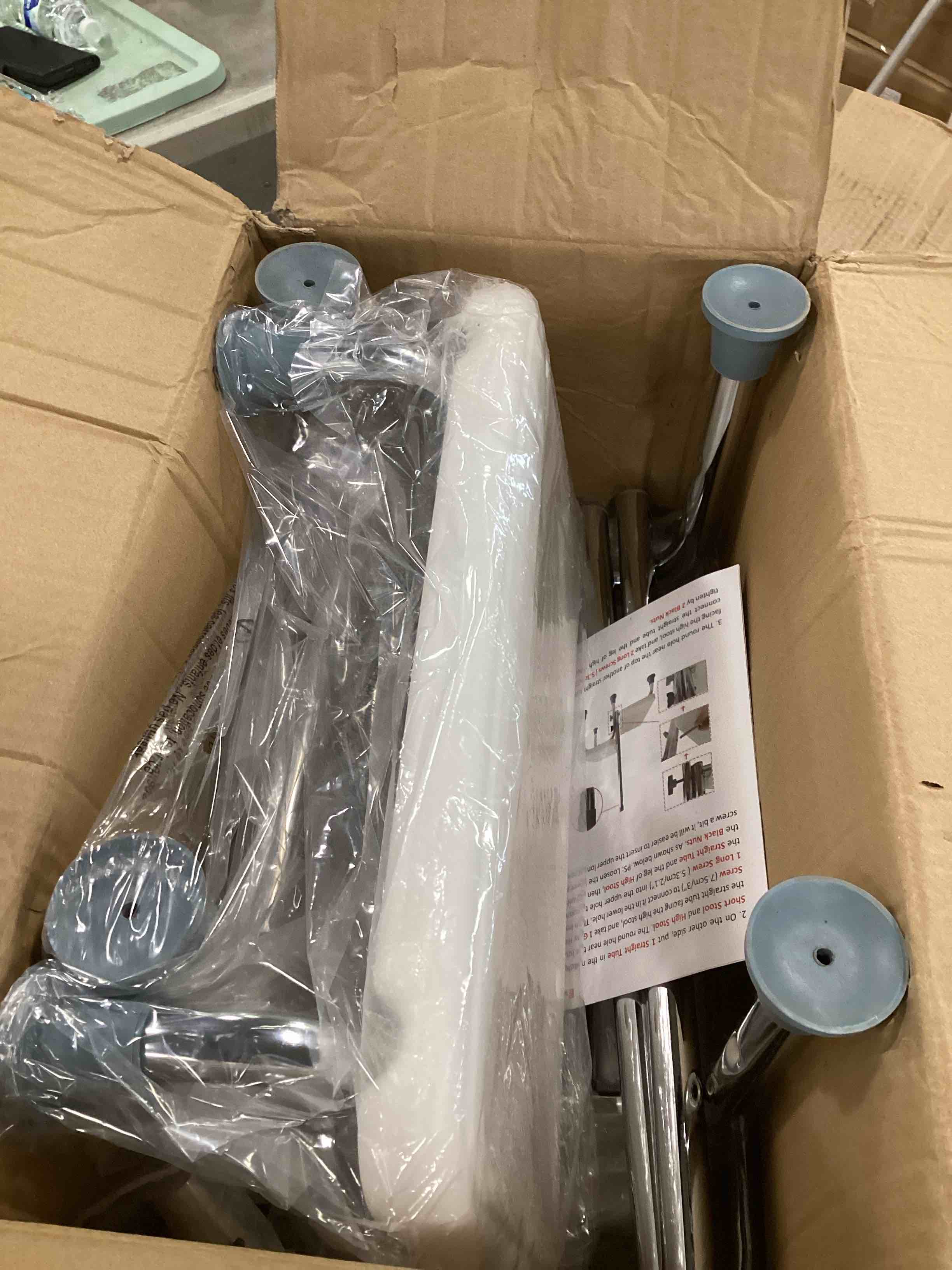 https://s3.amazonaws.com/lotting-images-prod/bidfta/RED6866940_1722427486728.jpeg