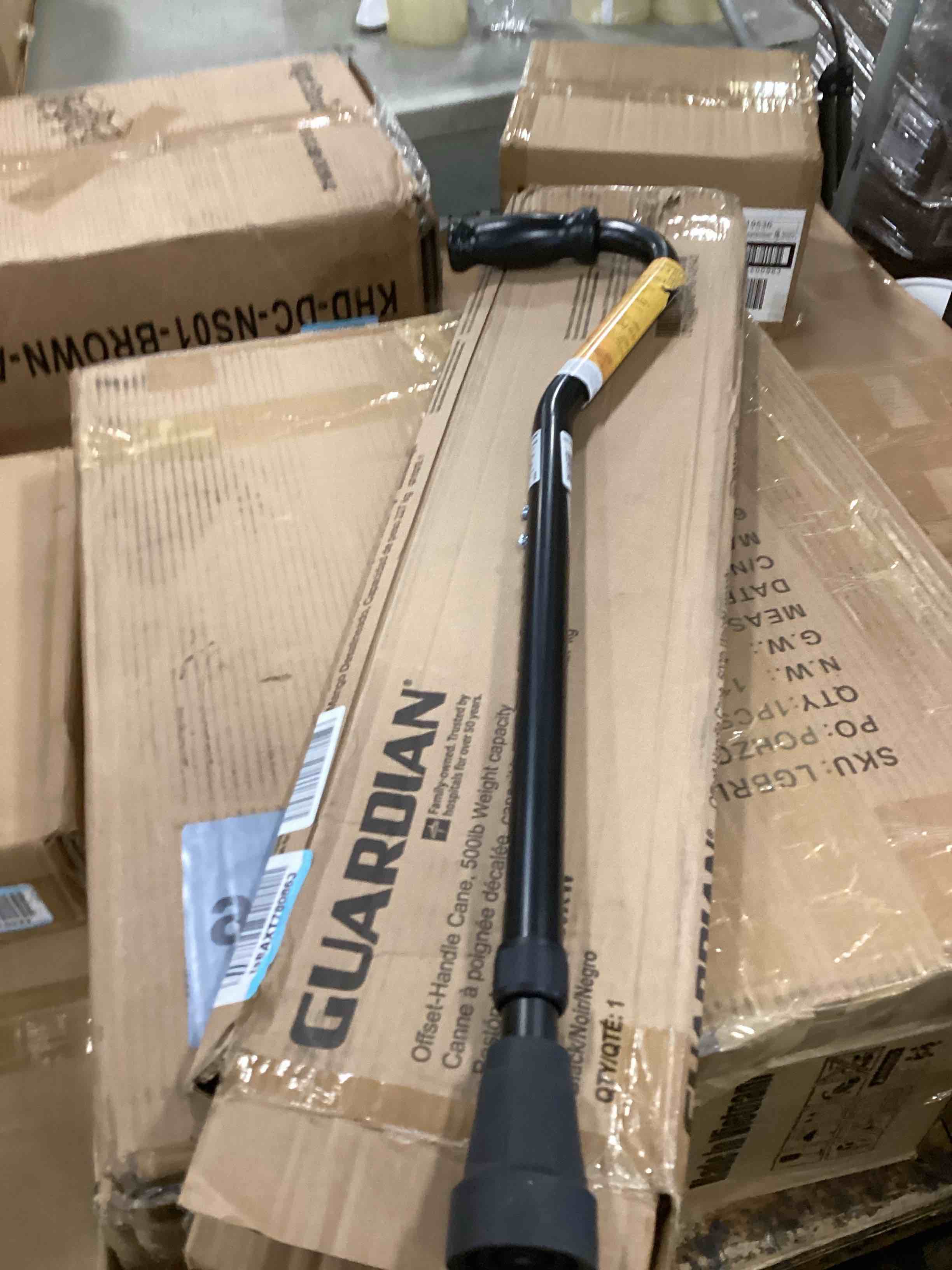 https://s3.amazonaws.com/lotting-images-prod/bidfta/RED6866955_1722429105732.jpeg