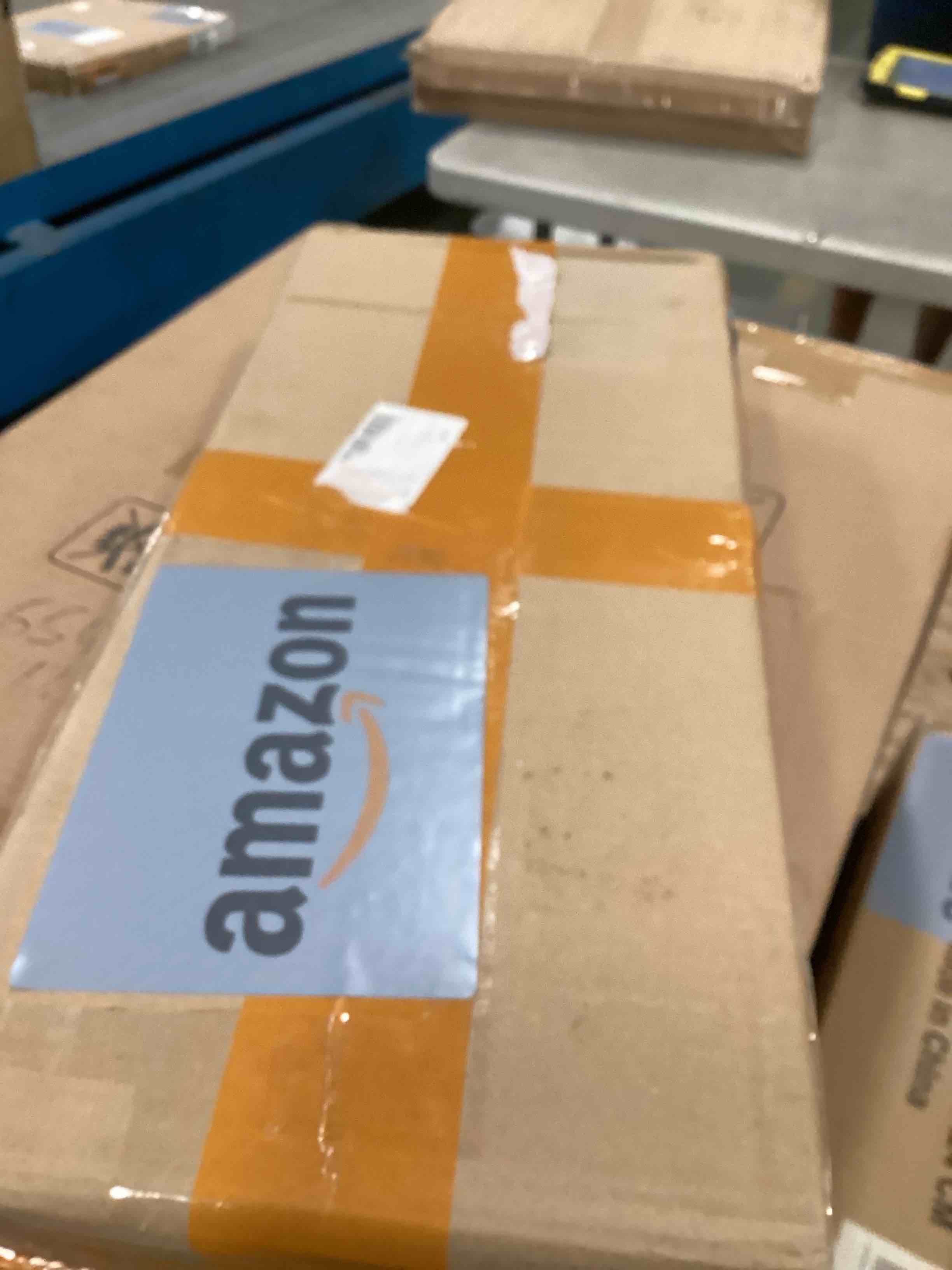 https://s3.amazonaws.com/lotting-images-prod/bidfta/RED6867032_1722439625124.jpeg