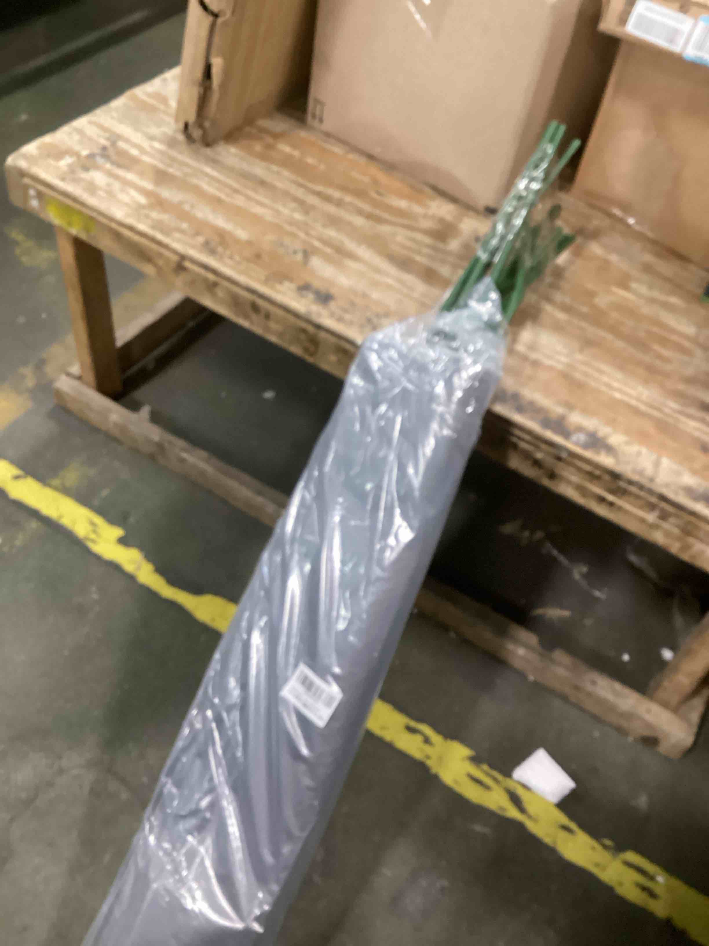 https://s3.amazonaws.com/lotting-images-prod/bidfta/RED6867178_1722513852105.jpeg