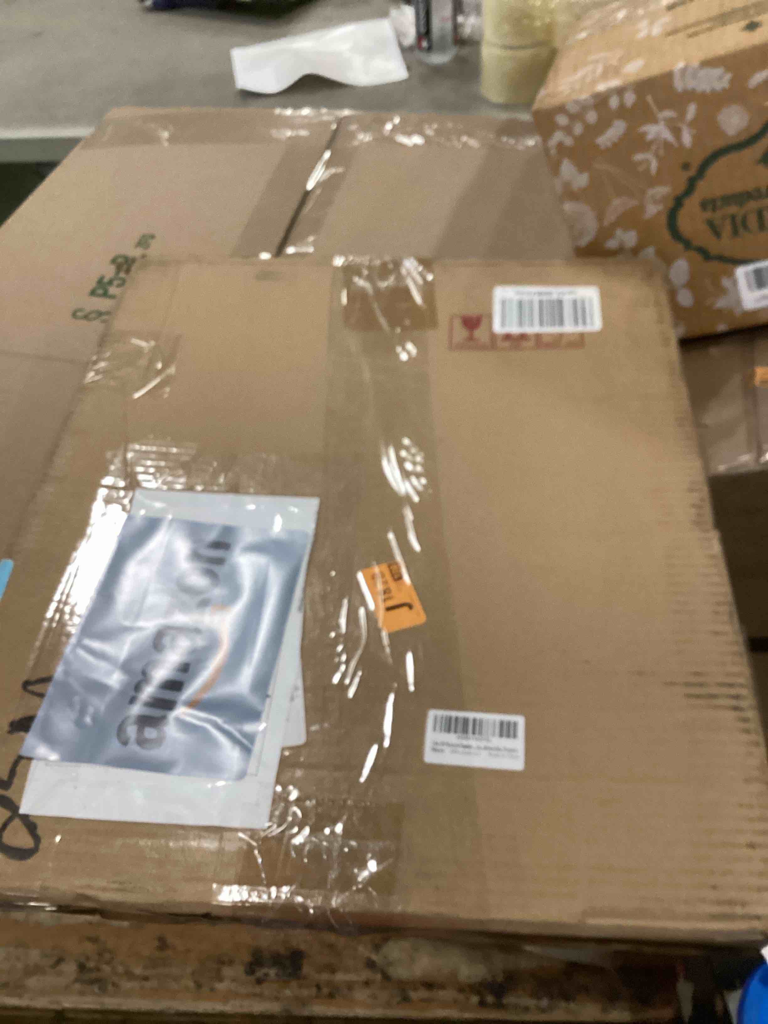 https://s3.amazonaws.com/lotting-images-prod/bidfta/RED6867361_1722527134342.jpeg