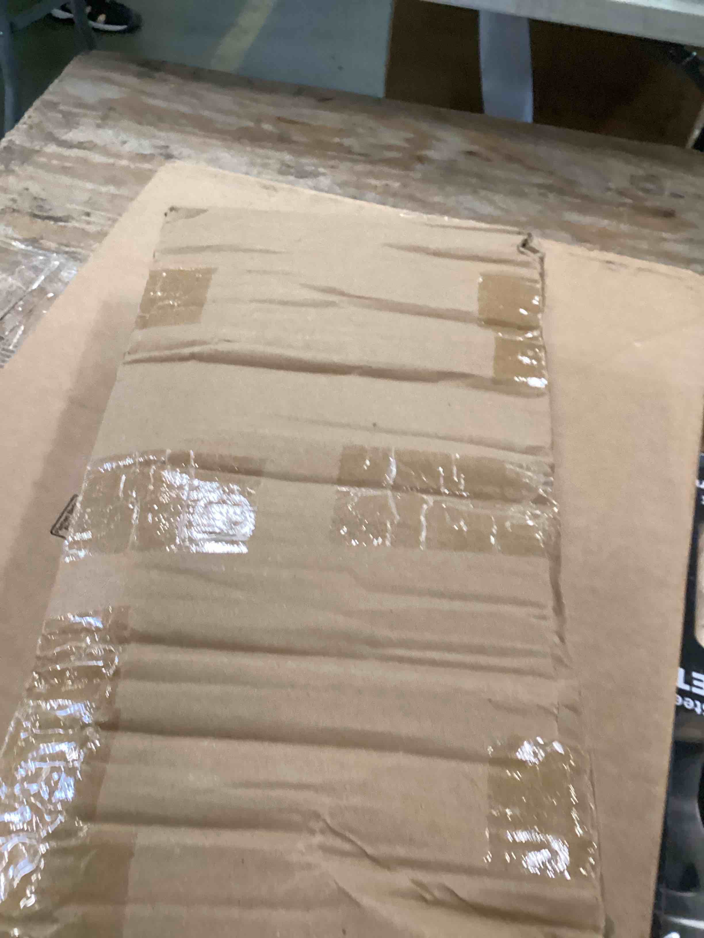 https://s3.amazonaws.com/lotting-images-prod/bidfta/RED6867371_1722528267780.jpeg