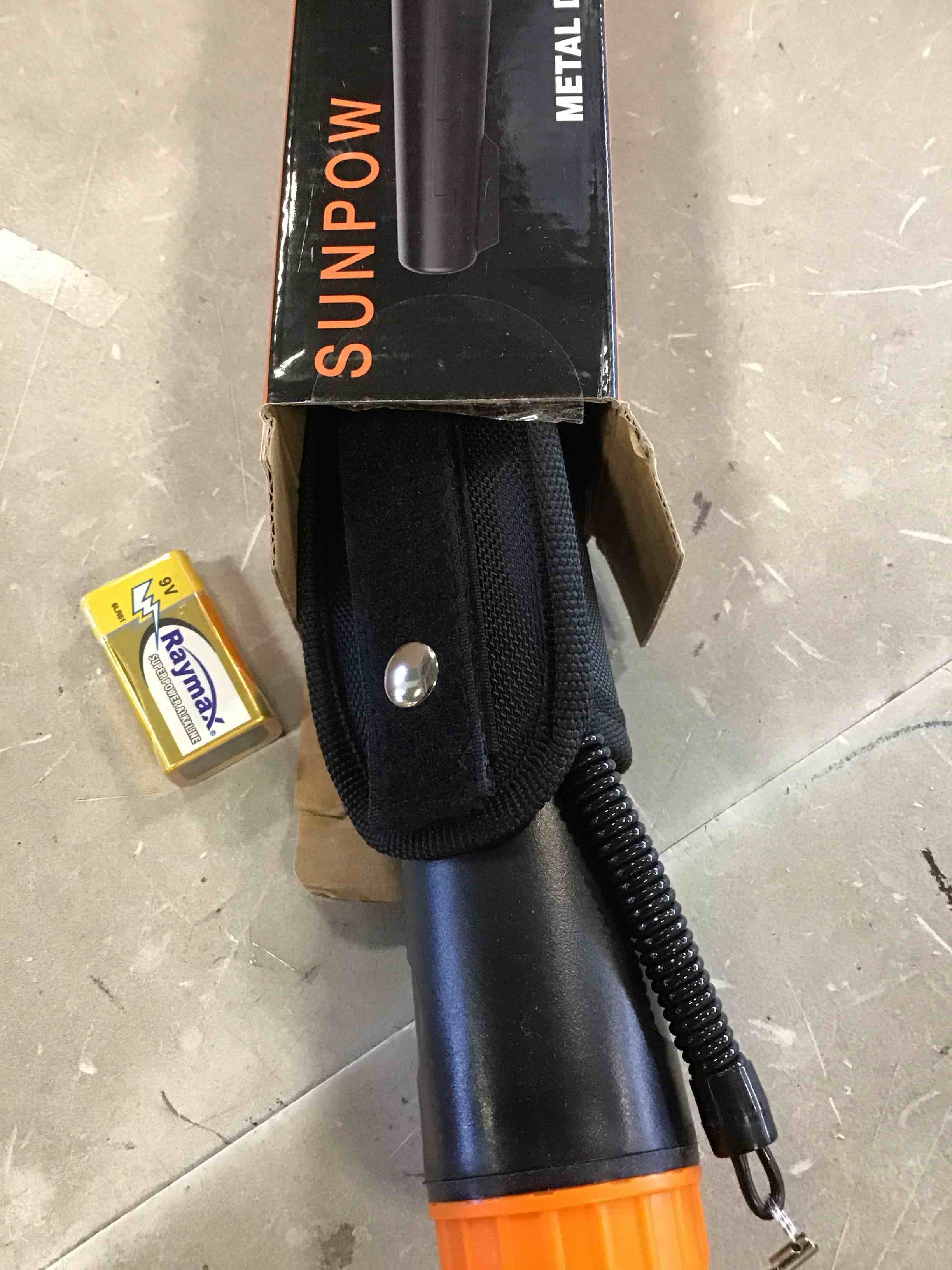 https://s3.amazonaws.com/lotting-images-prod/bidfta/RED6867447_1719495376152.jpeg