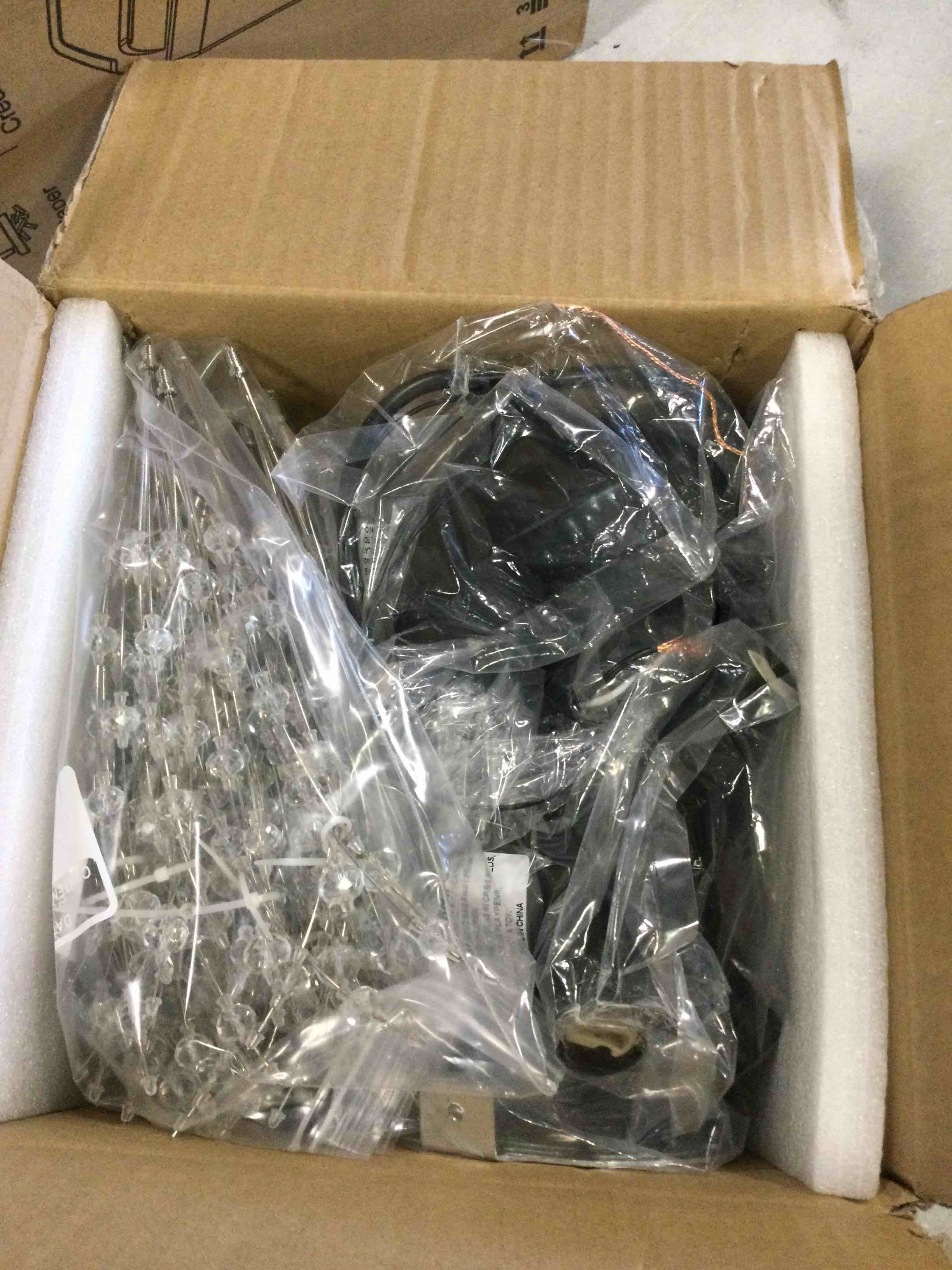 https://s3.amazonaws.com/lotting-images-prod/bidfta/RED6867797_1719595337442.jpeg