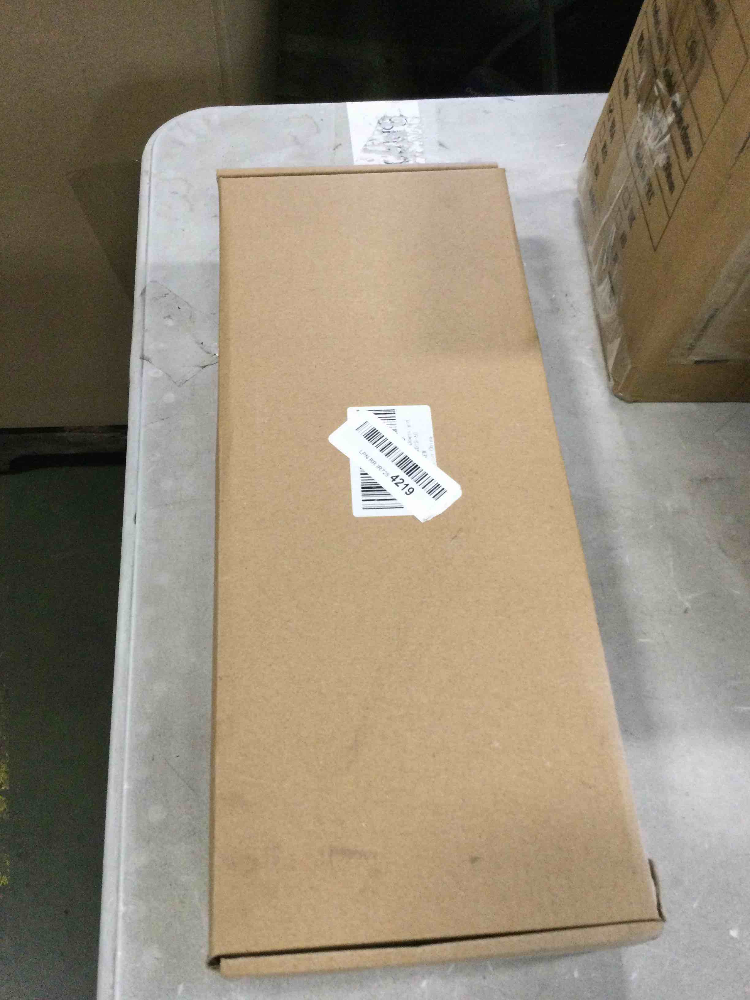 https://s3.amazonaws.com/lotting-images-prod/bidfta/RED6867823_1719597754496.jpeg