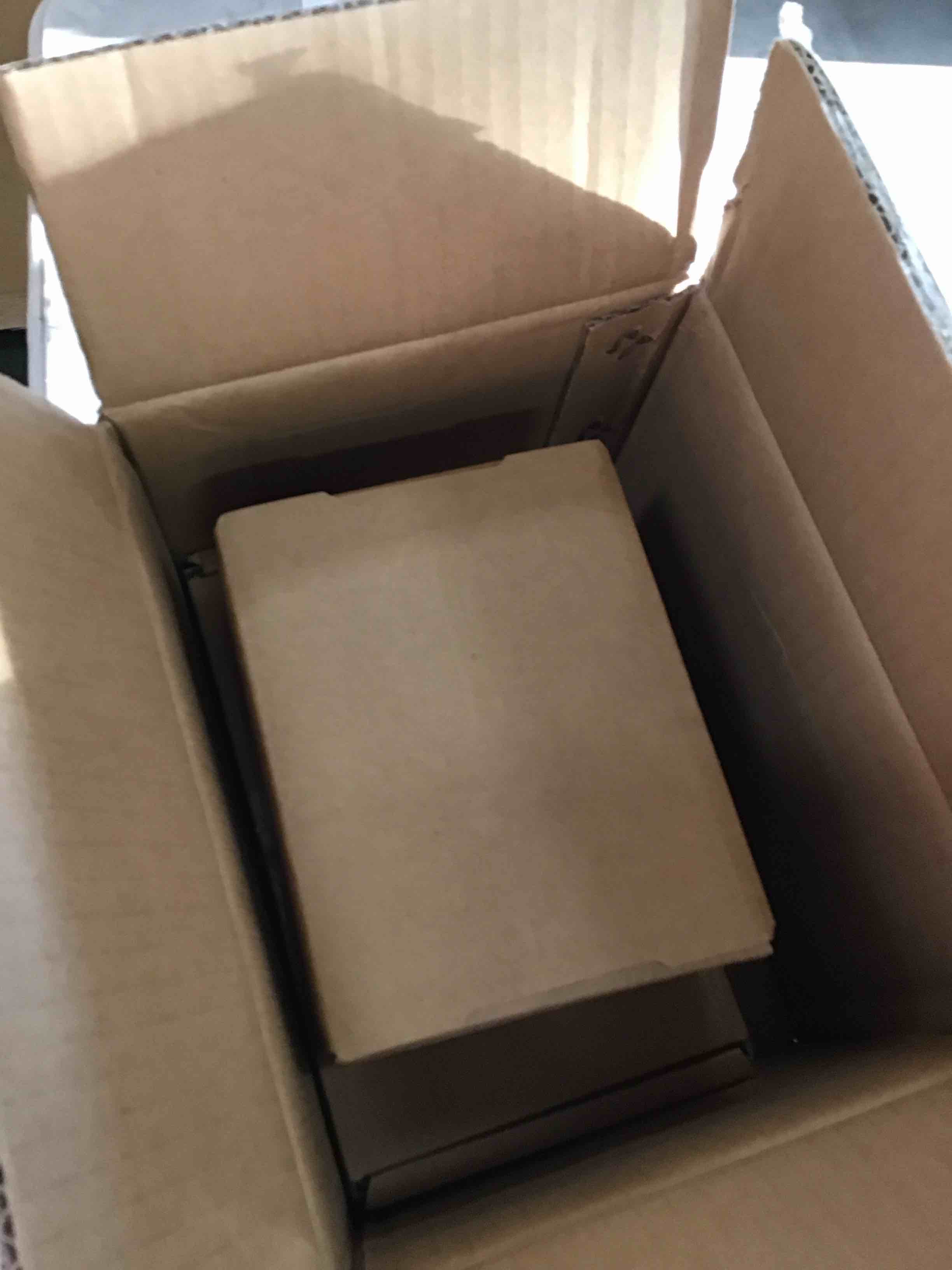 https://s3.amazonaws.com/lotting-images-prod/bidfta/RED6867917_1719832709306.jpeg