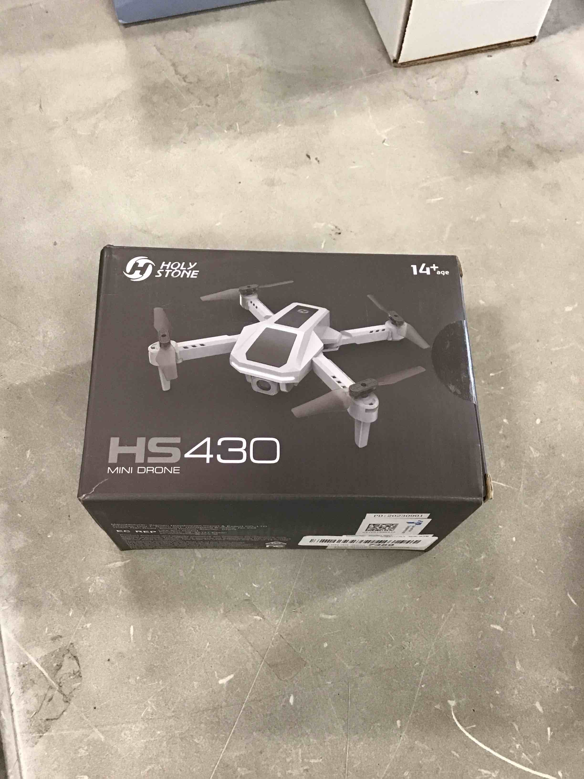 https://s3.amazonaws.com/lotting-images-prod/bidfta/RED6867937_1719834953972.jpeg