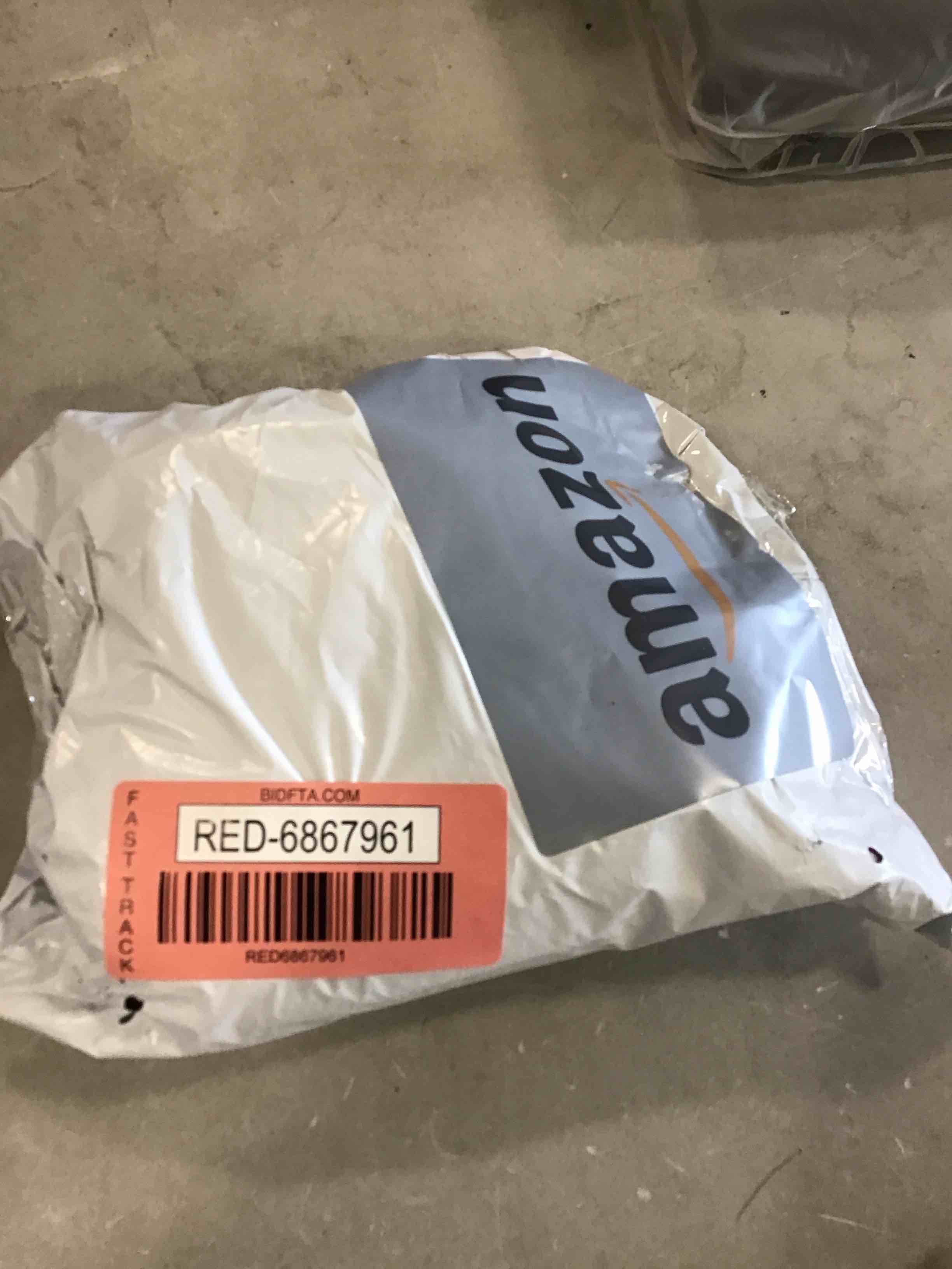 https://s3.amazonaws.com/lotting-images-prod/bidfta/RED6867961_1719837053840.jpeg