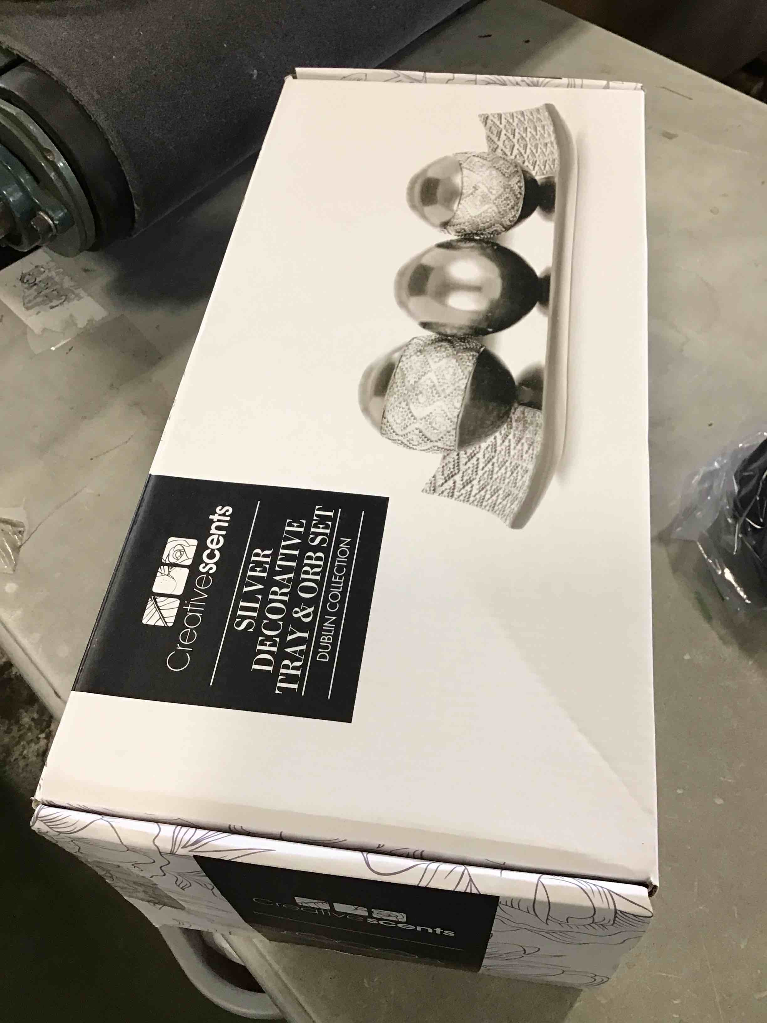 https://s3.amazonaws.com/lotting-images-prod/bidfta/RED6868387_1719941972090.jpeg
