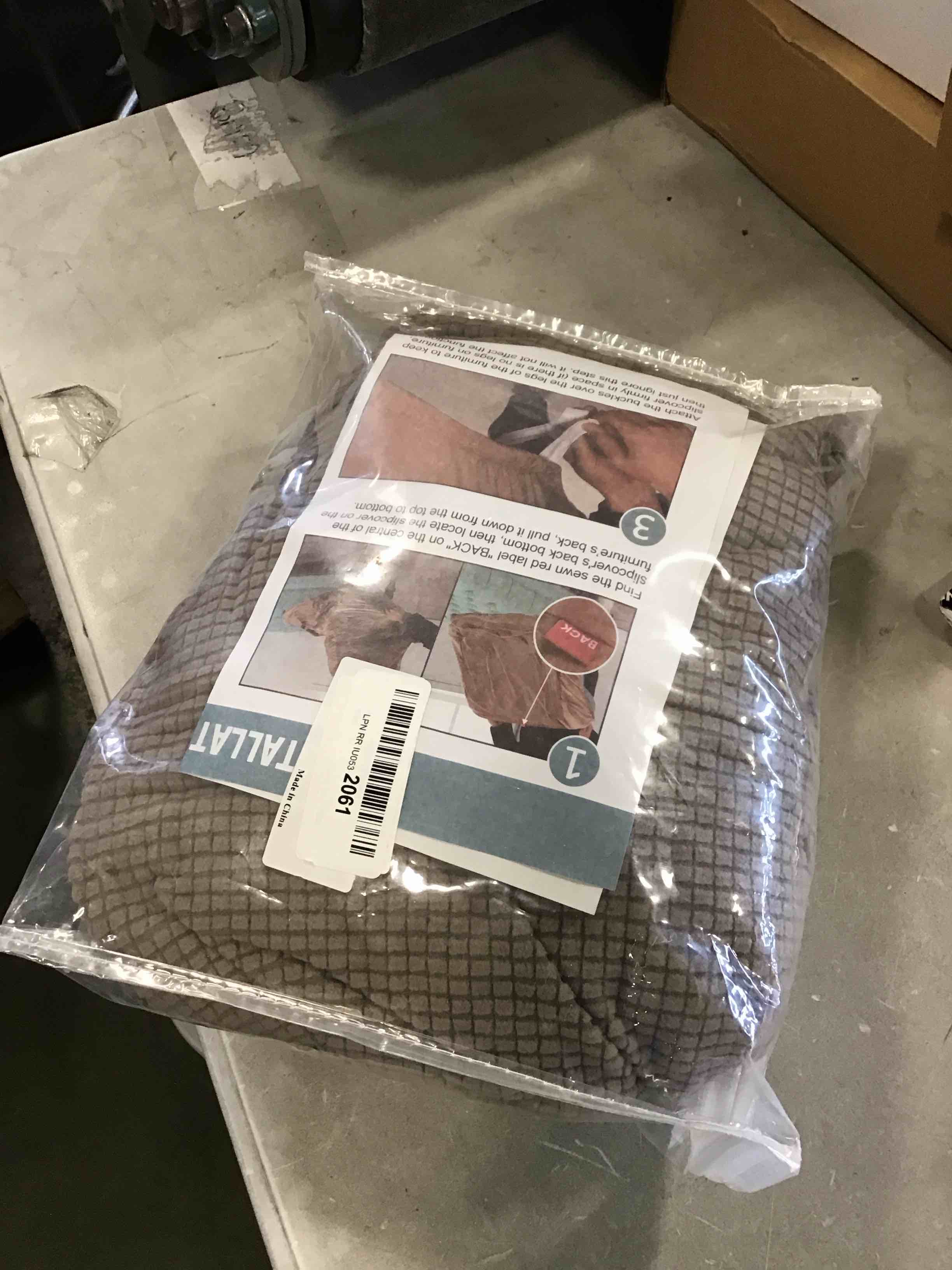 https://s3.amazonaws.com/lotting-images-prod/bidfta/RED6868461_1719948630530.jpeg