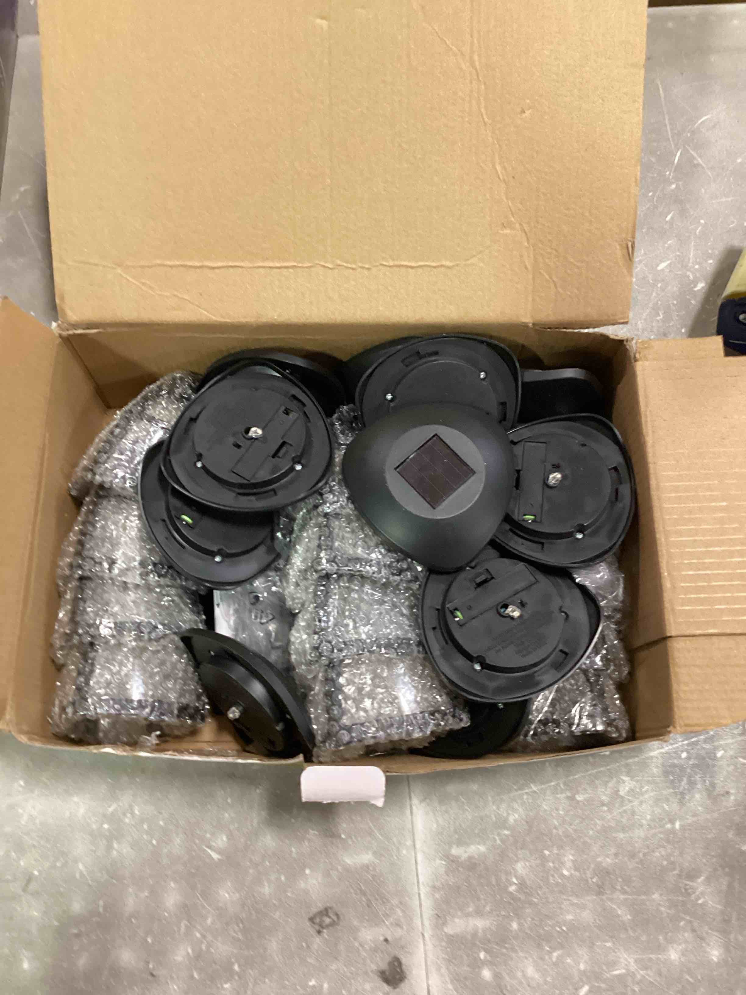 https://s3.amazonaws.com/lotting-images-prod/bidfta/RED6870244_1721142623089.jpeg