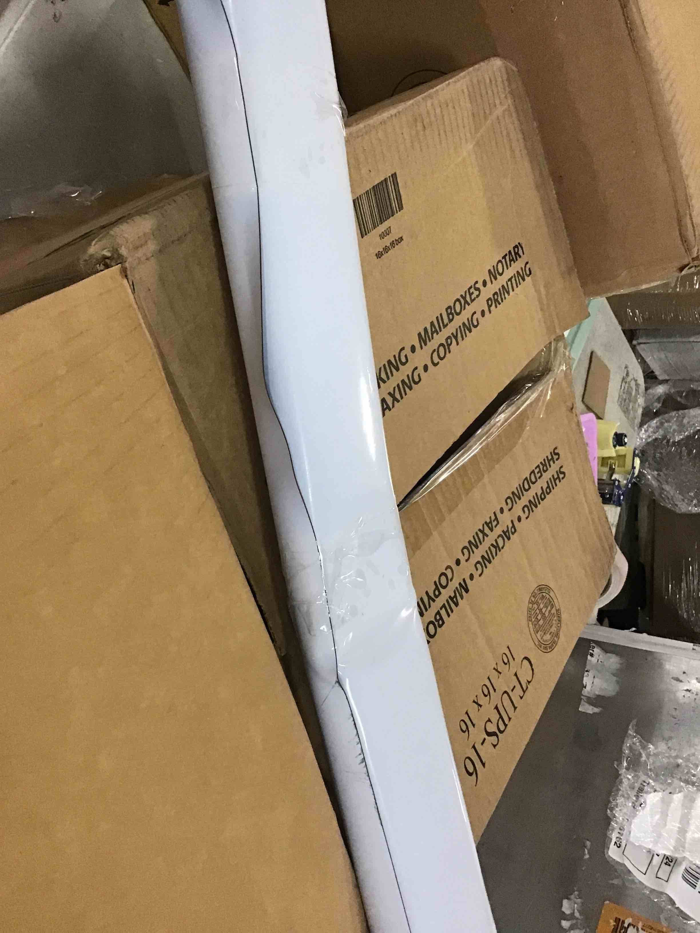 https://s3.amazonaws.com/lotting-images-prod/bidfta/RED6871351_1721176662872.jpeg