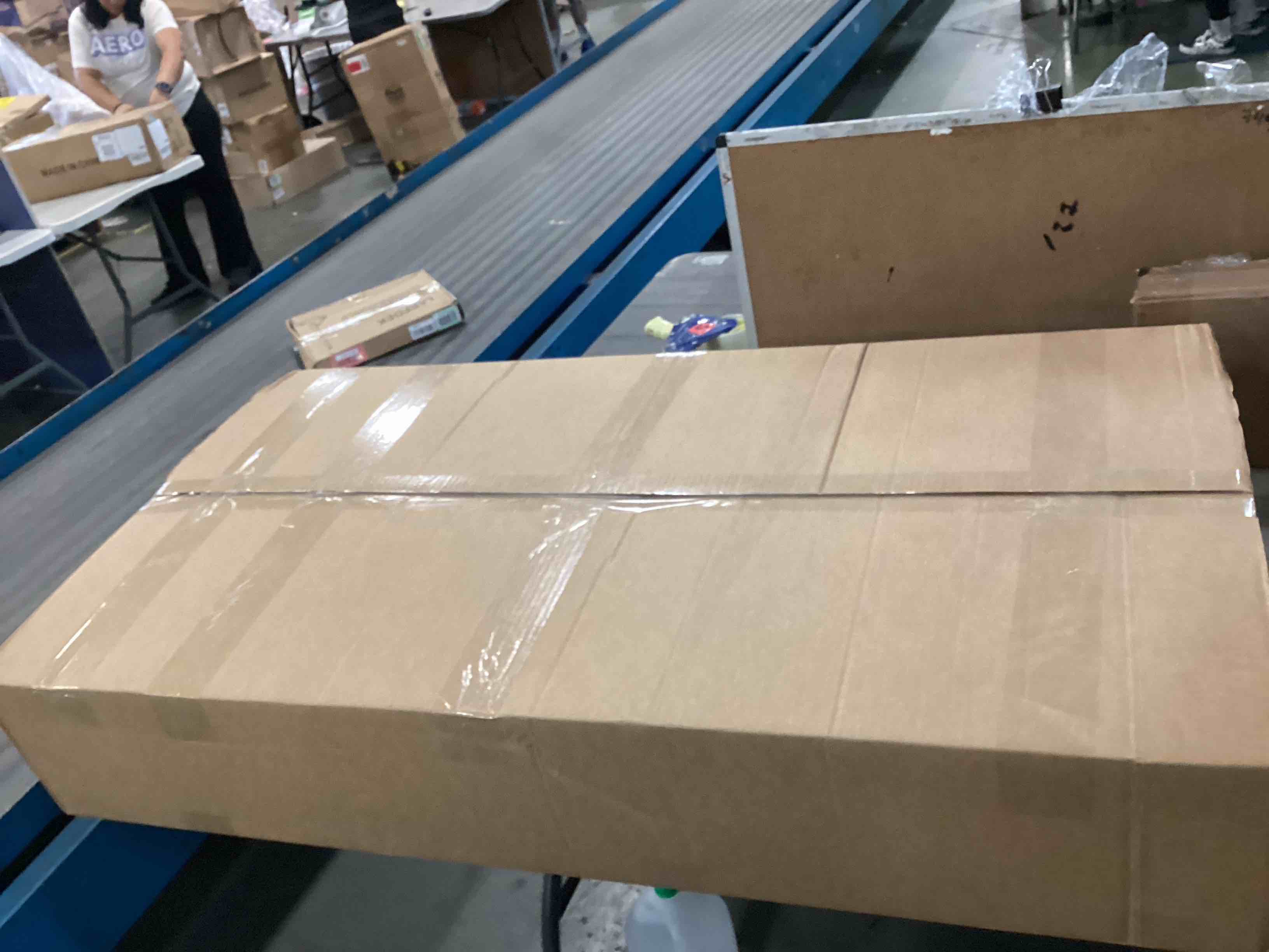 https://s3.amazonaws.com/lotting-images-prod/bidfta/RED6871636_1721305084887.jpeg