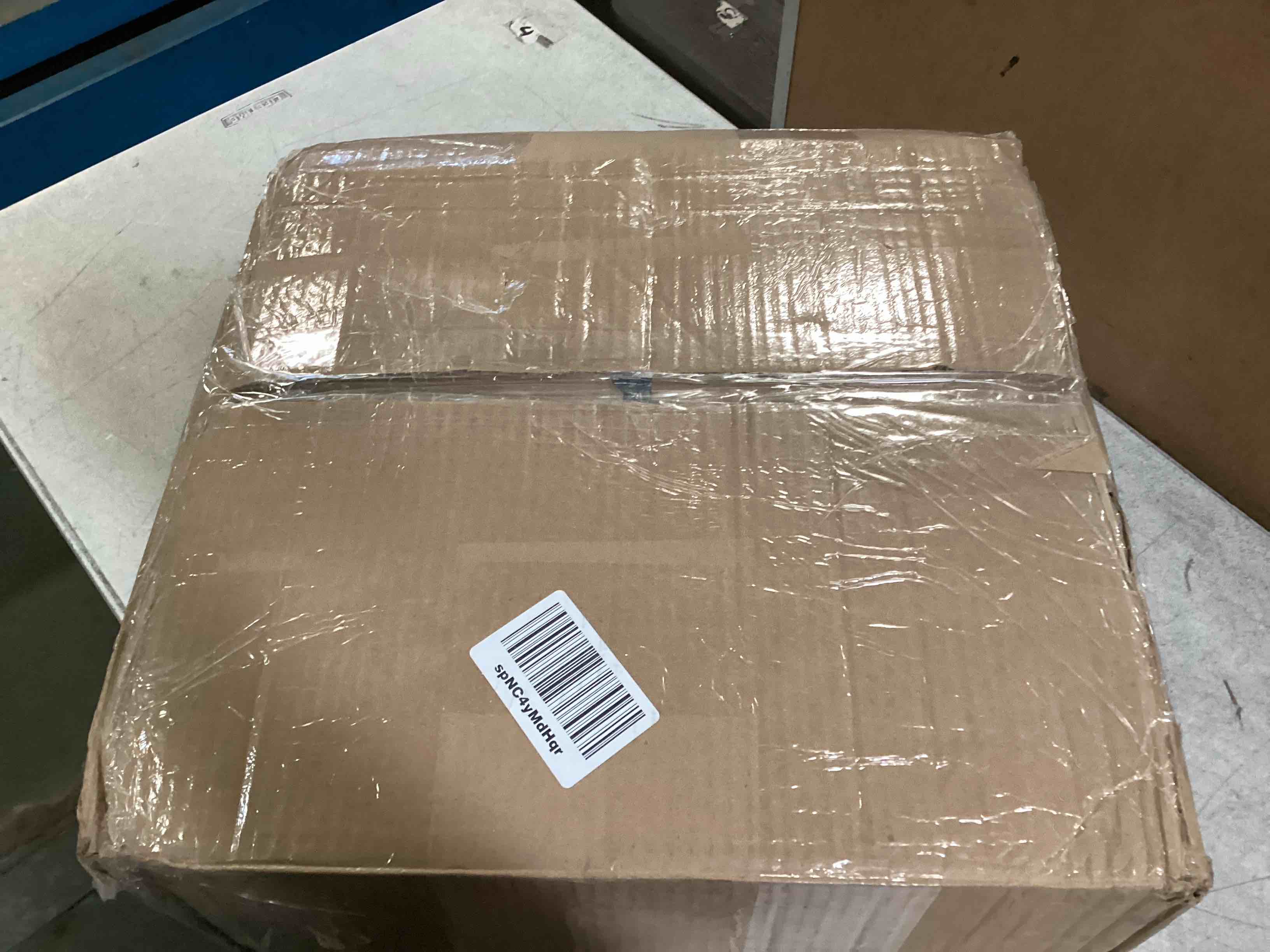 https://s3.amazonaws.com/lotting-images-prod/bidfta/RED6871693_1721313853095.jpeg