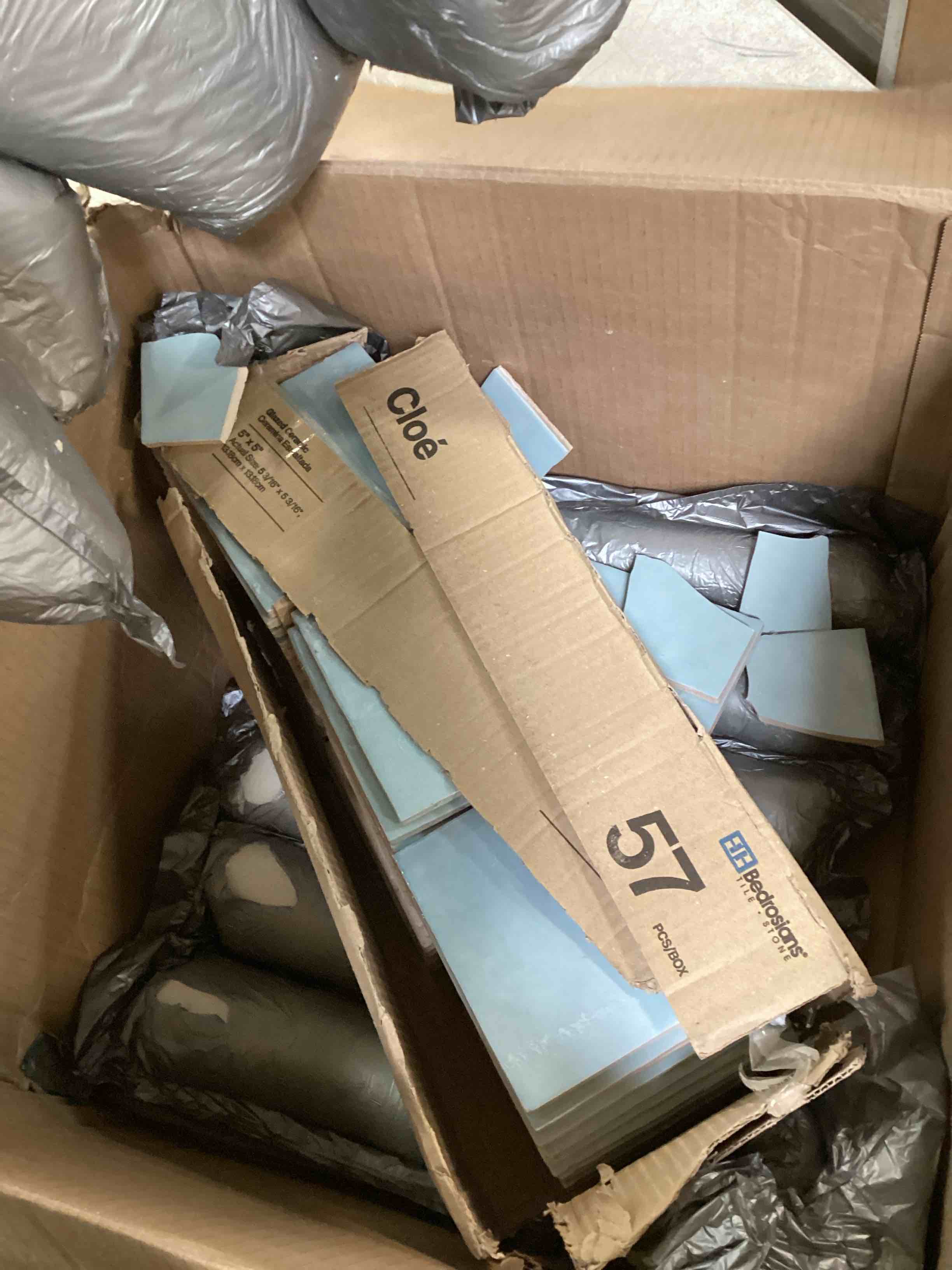 https://s3.amazonaws.com/lotting-images-prod/bidfta/RED6871693_1721313876598.jpeg