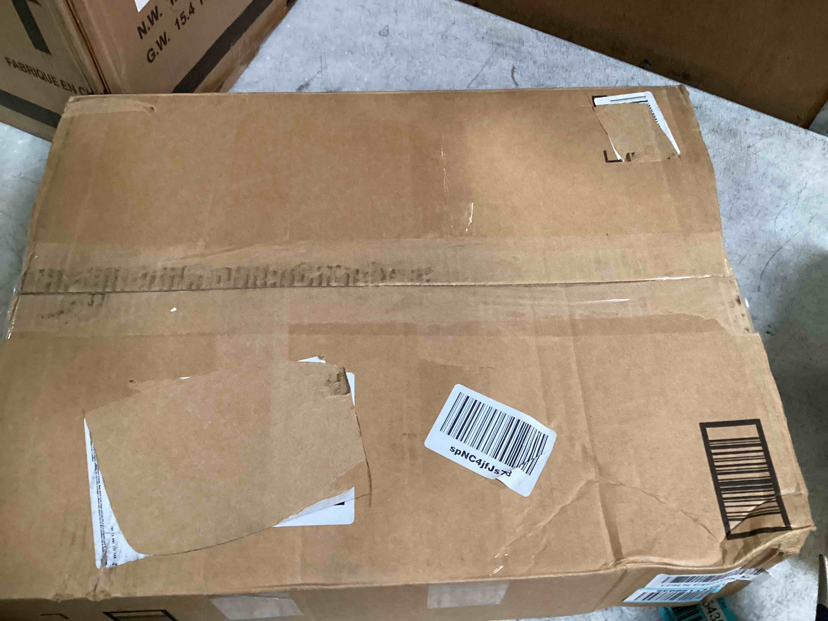 https://s3.amazonaws.com/lotting-images-prod/bidfta/RED6871701_1721314698902.jpeg