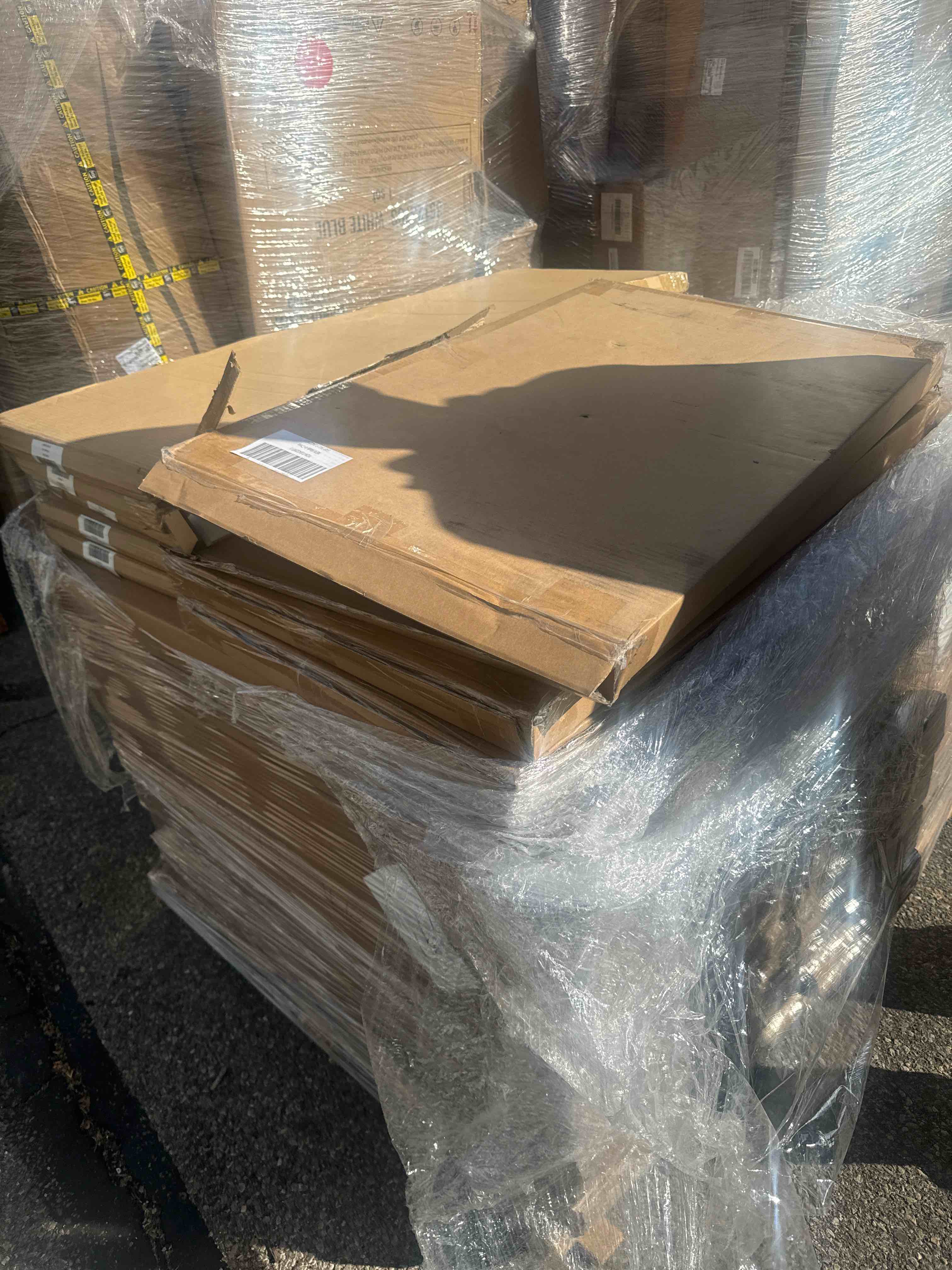 https://s3.amazonaws.com/lotting-images-prod/bidfta/Shelving_1730128347504.jpeg