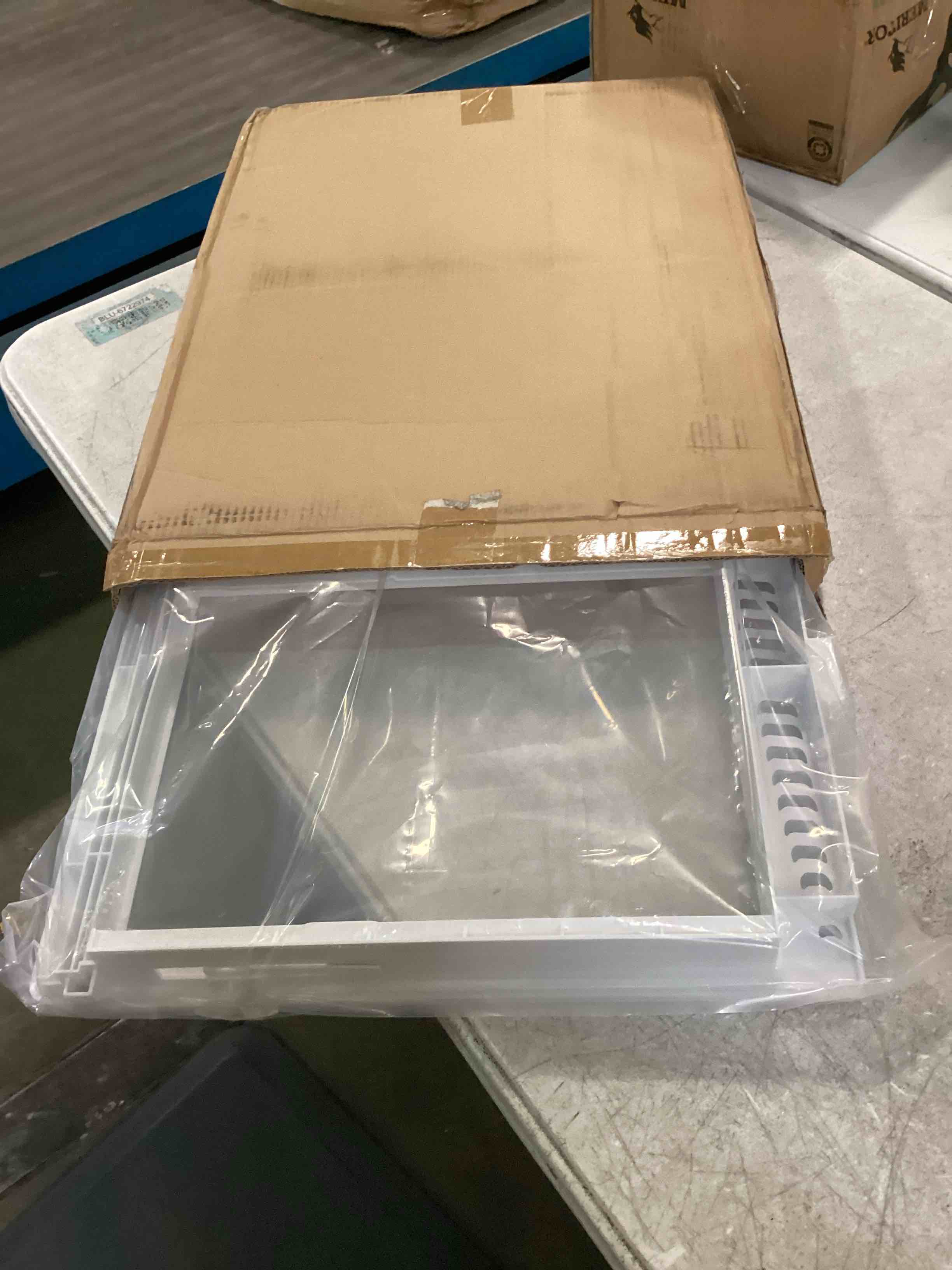 https://s3.amazonaws.com/lotting-images-prod/bidfta/TEA0001232_1723739041292.jpeg