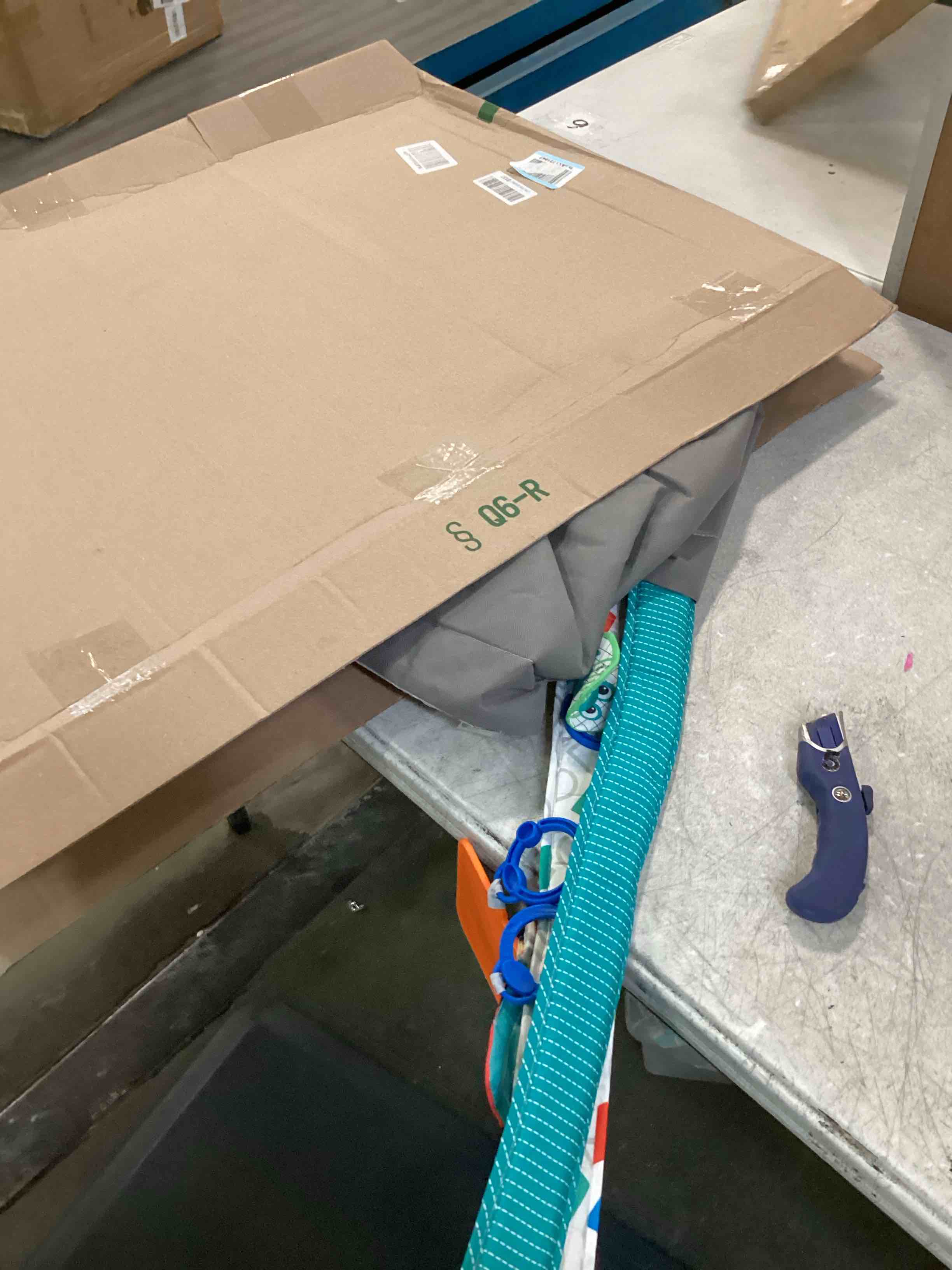 https://s3.amazonaws.com/lotting-images-prod/bidfta/TEA0001255_1723735864979.jpeg