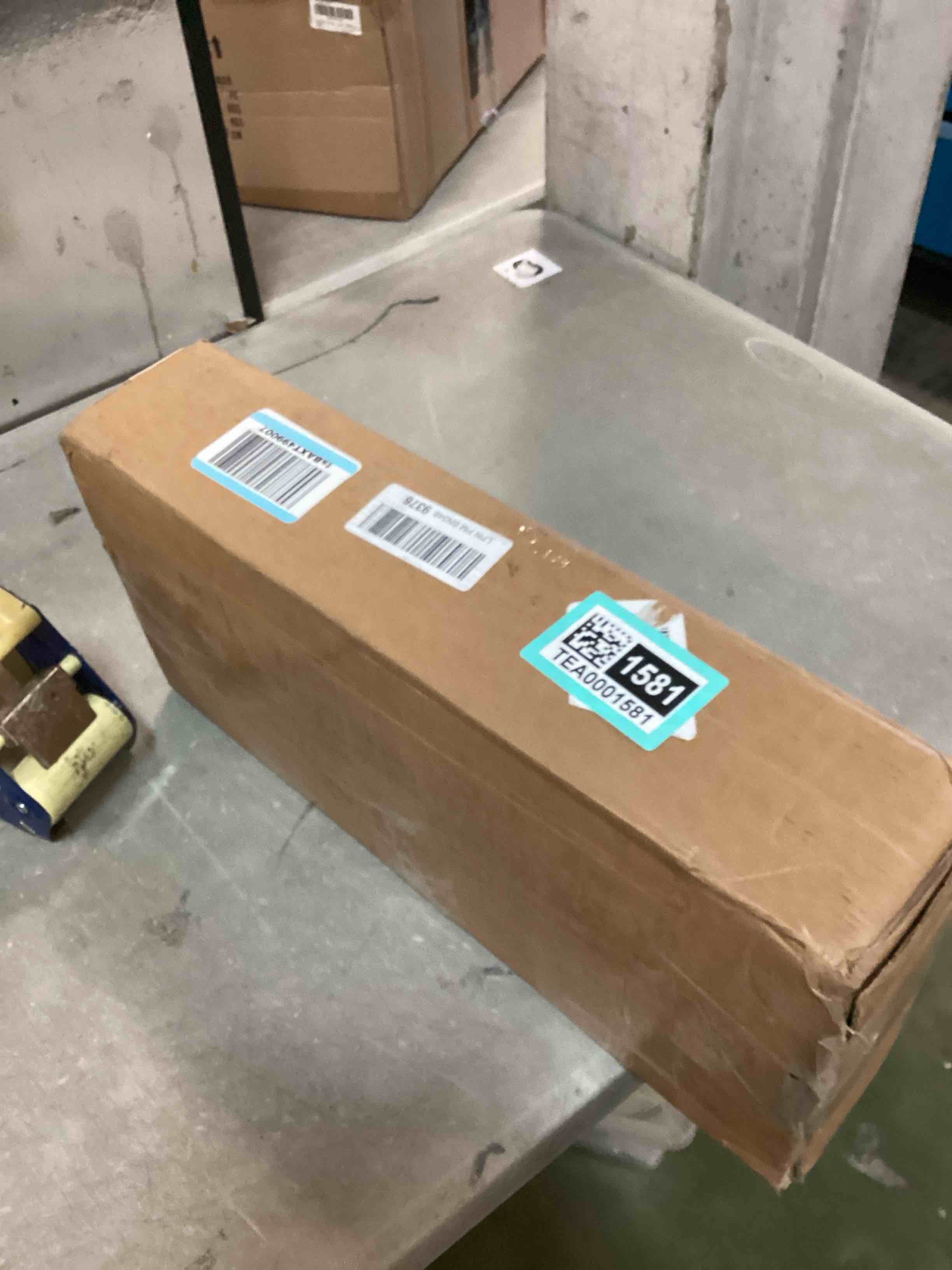 https://s3.amazonaws.com/lotting-images-prod/bidfta/TEA0001581_1723473760313.jpeg