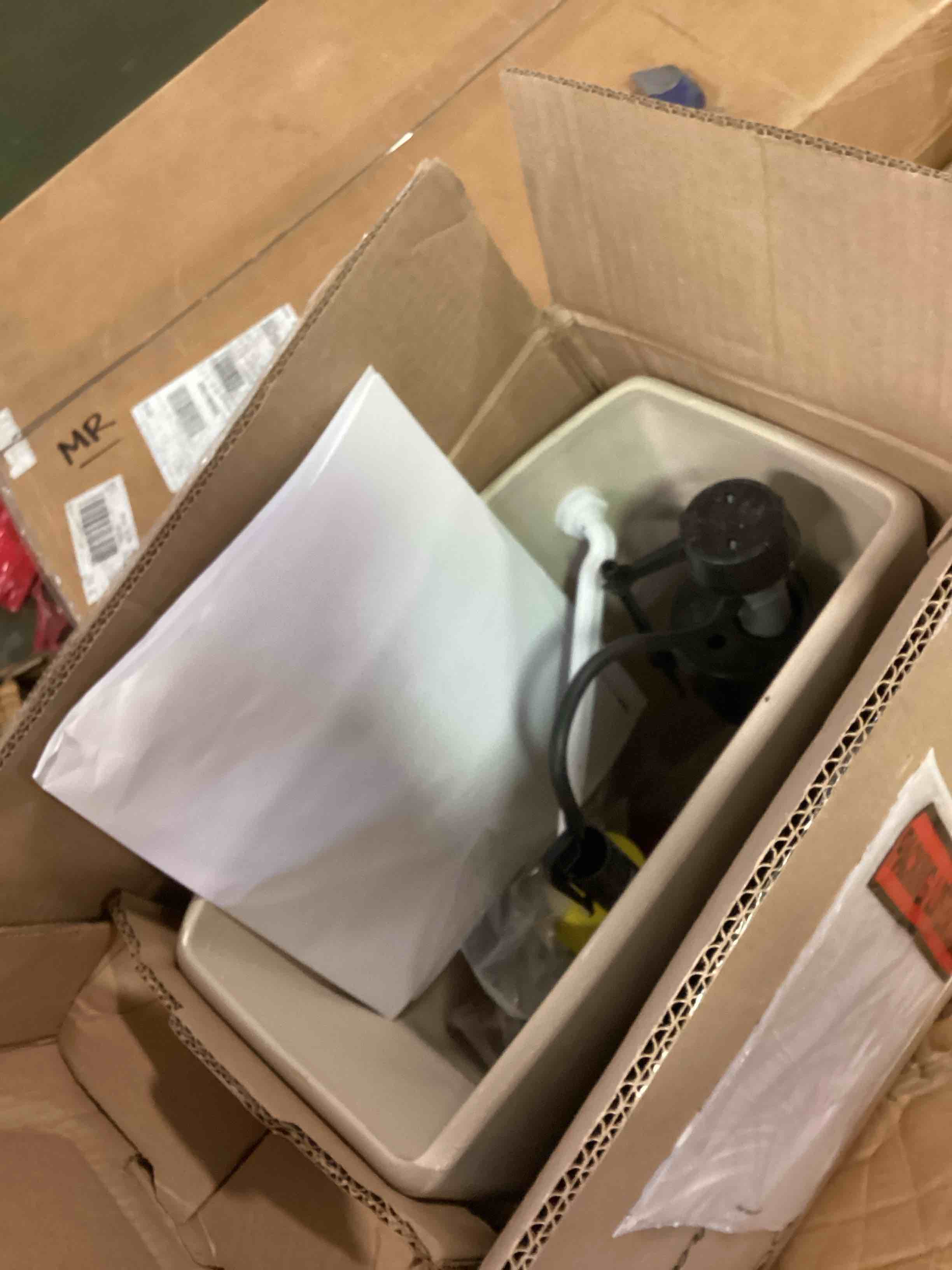 https://s3.amazonaws.com/lotting-images-prod/bidfta/TEA0001765_1723142409022.jpeg