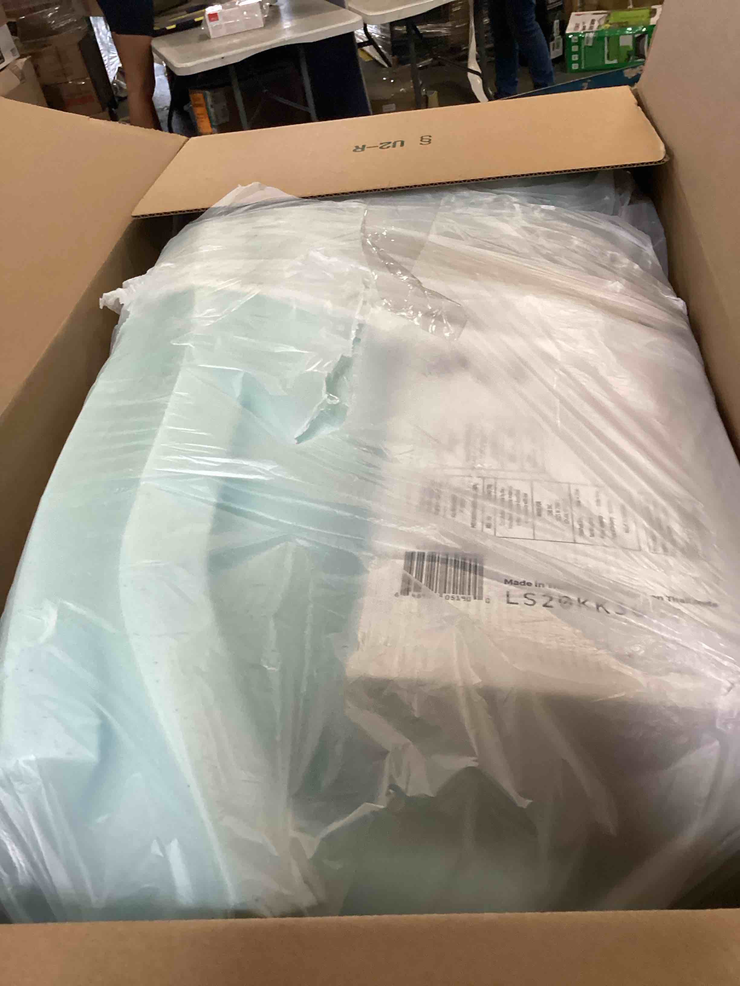 https://s3.amazonaws.com/lotting-images-prod/bidfta/TEA0001939_1723051741272.jpeg