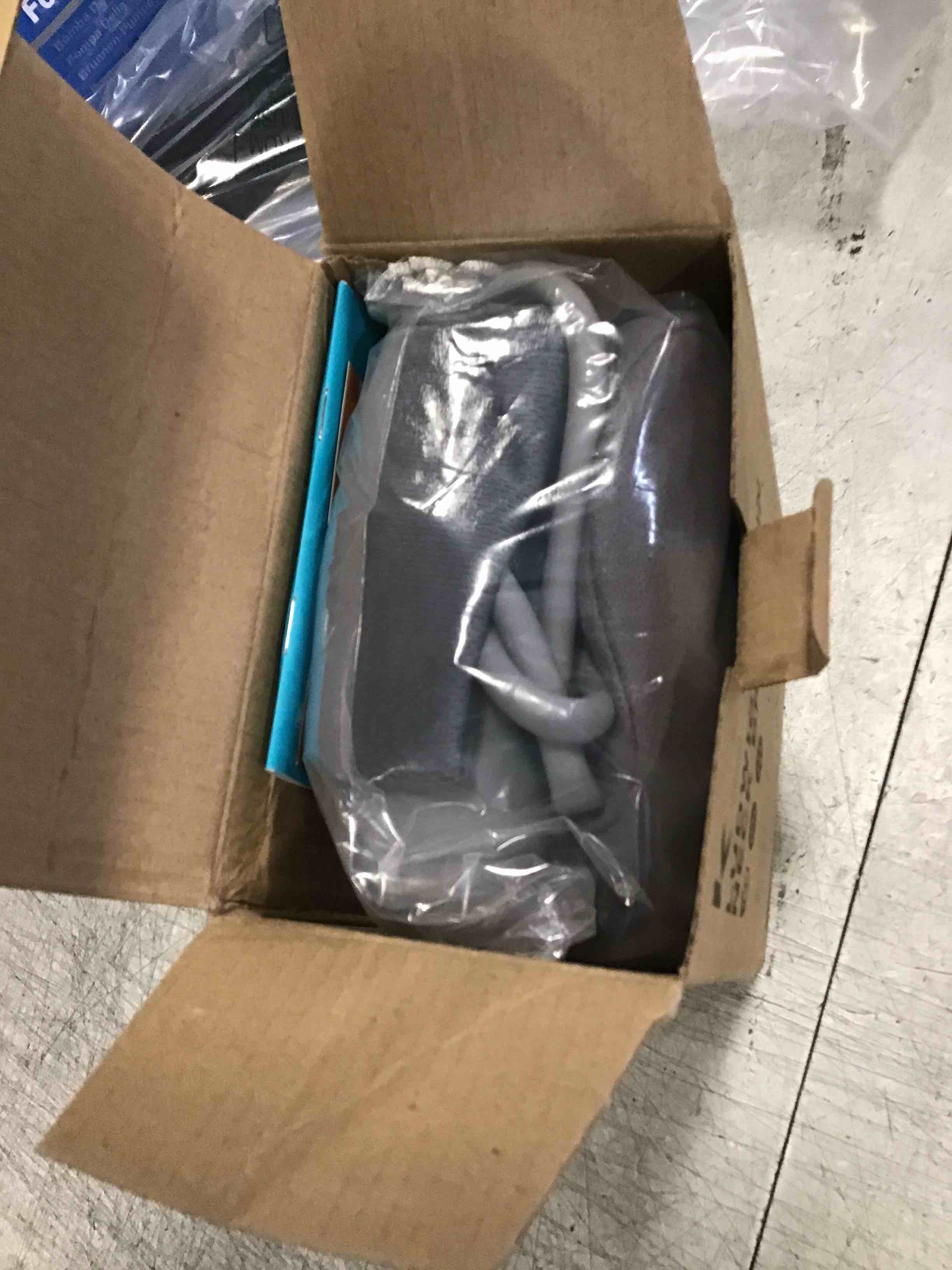 https://s3.amazonaws.com/lotting-images-prod/bidfta/TEA0003693_1723733951163.jpeg
