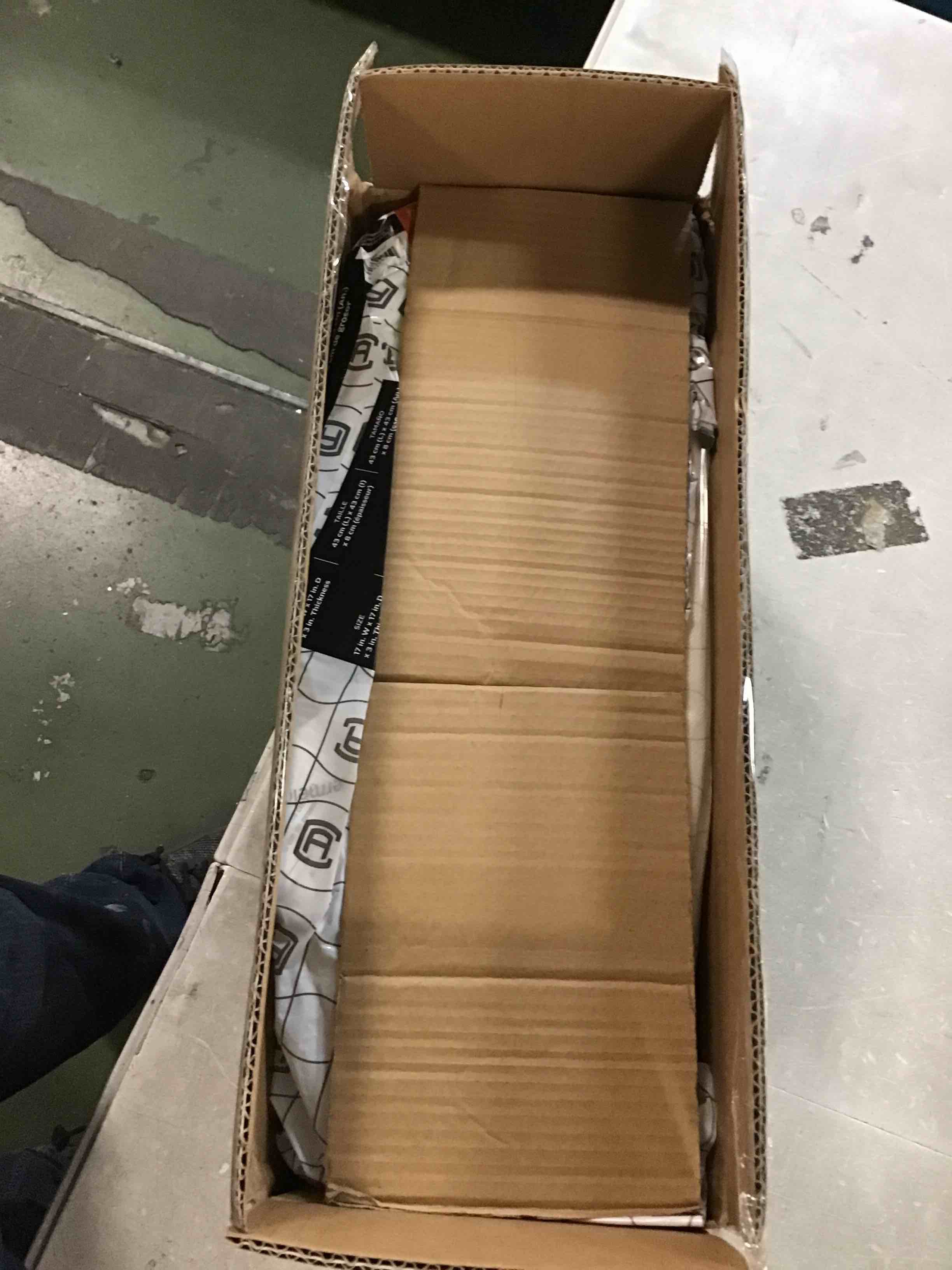 https://s3.amazonaws.com/lotting-images-prod/bidfta/TEA0005646_1723256898158.jpeg
