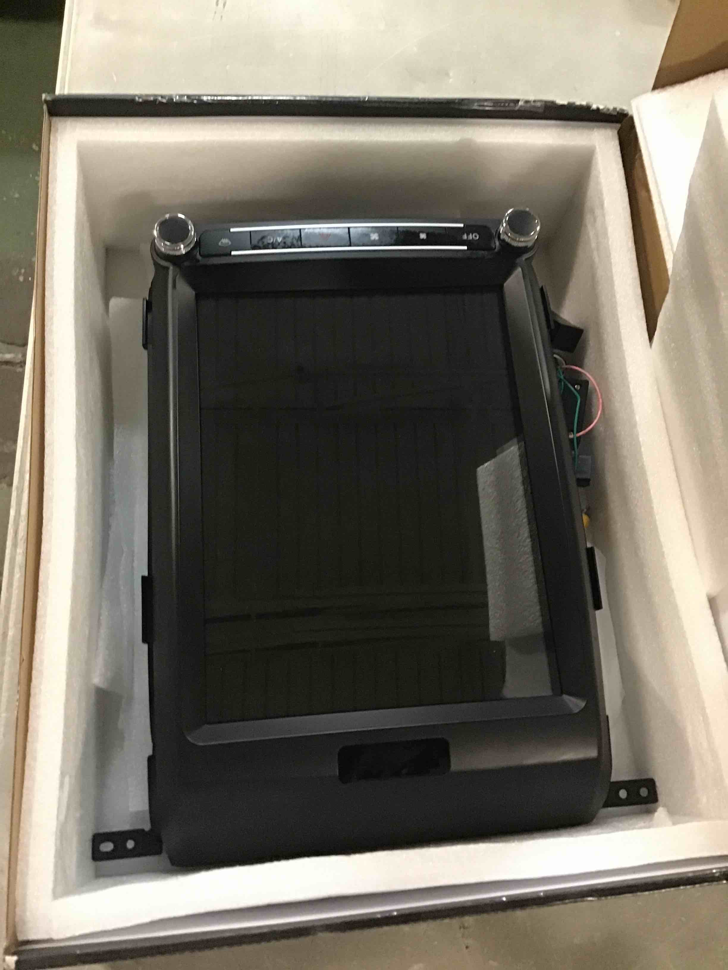 https://s3.amazonaws.com/lotting-images-prod/bidfta/TEA0005779_1723178396586.jpeg