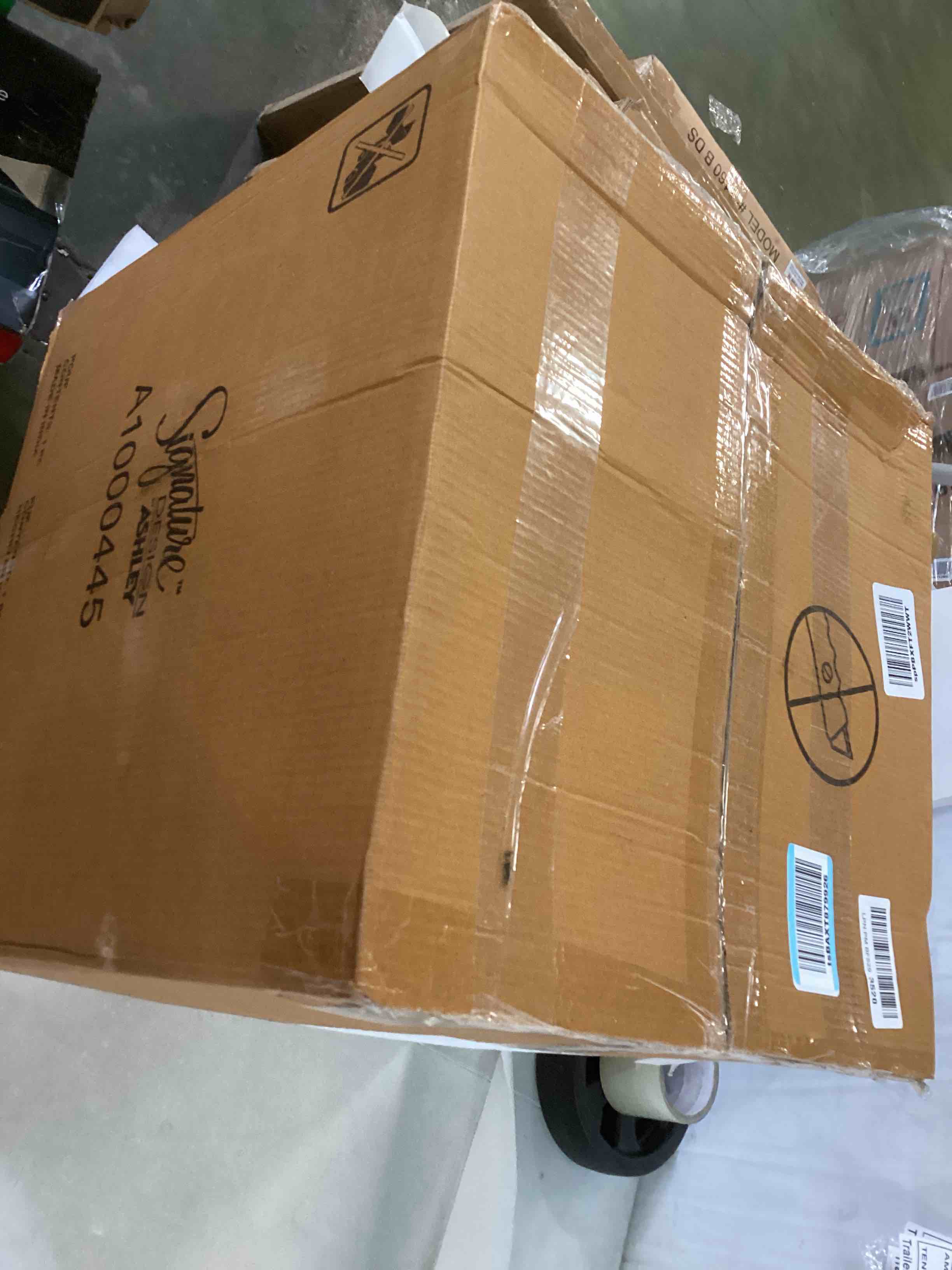 https://s3.amazonaws.com/lotting-images-prod/bidfta/TEA0006338_1723829675659.jpeg