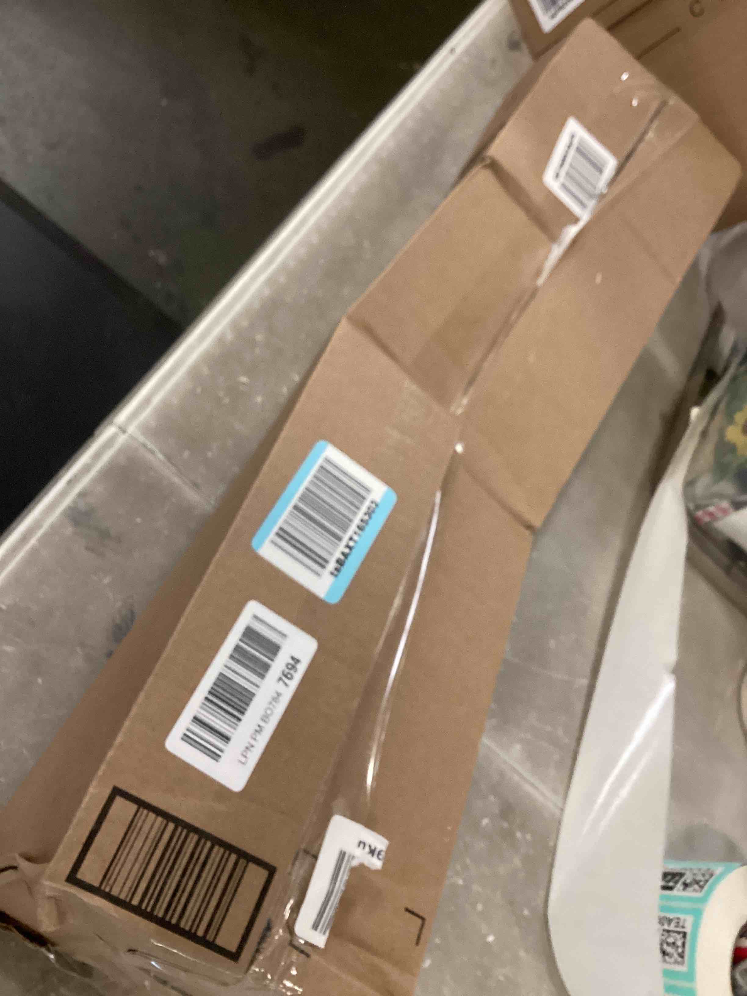 https://s3.amazonaws.com/lotting-images-prod/bidfta/TEA0007719_1723207965198.jpeg