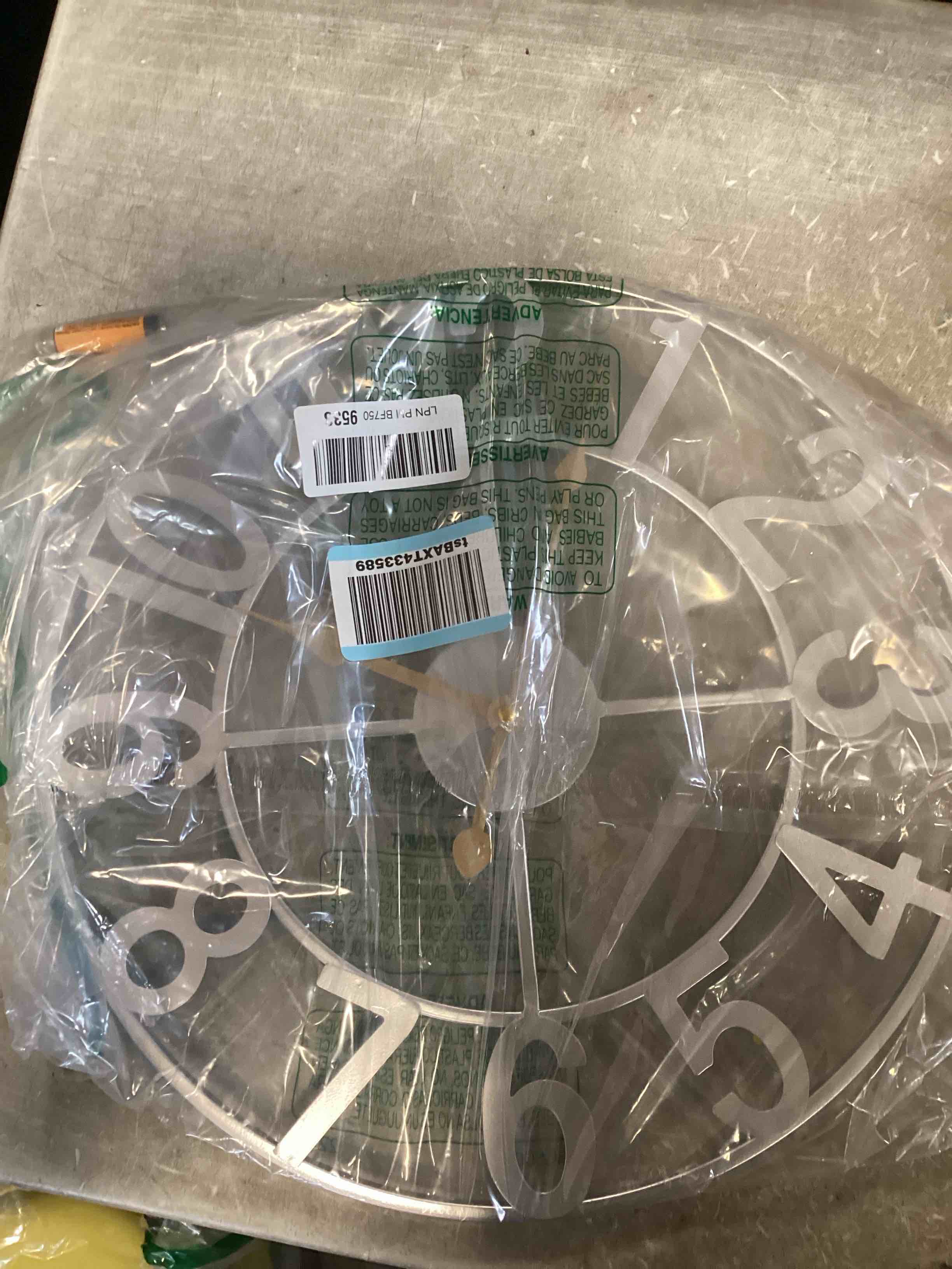 https://s3.amazonaws.com/lotting-images-prod/bidfta/TEA0008380_1724864024294.jpeg