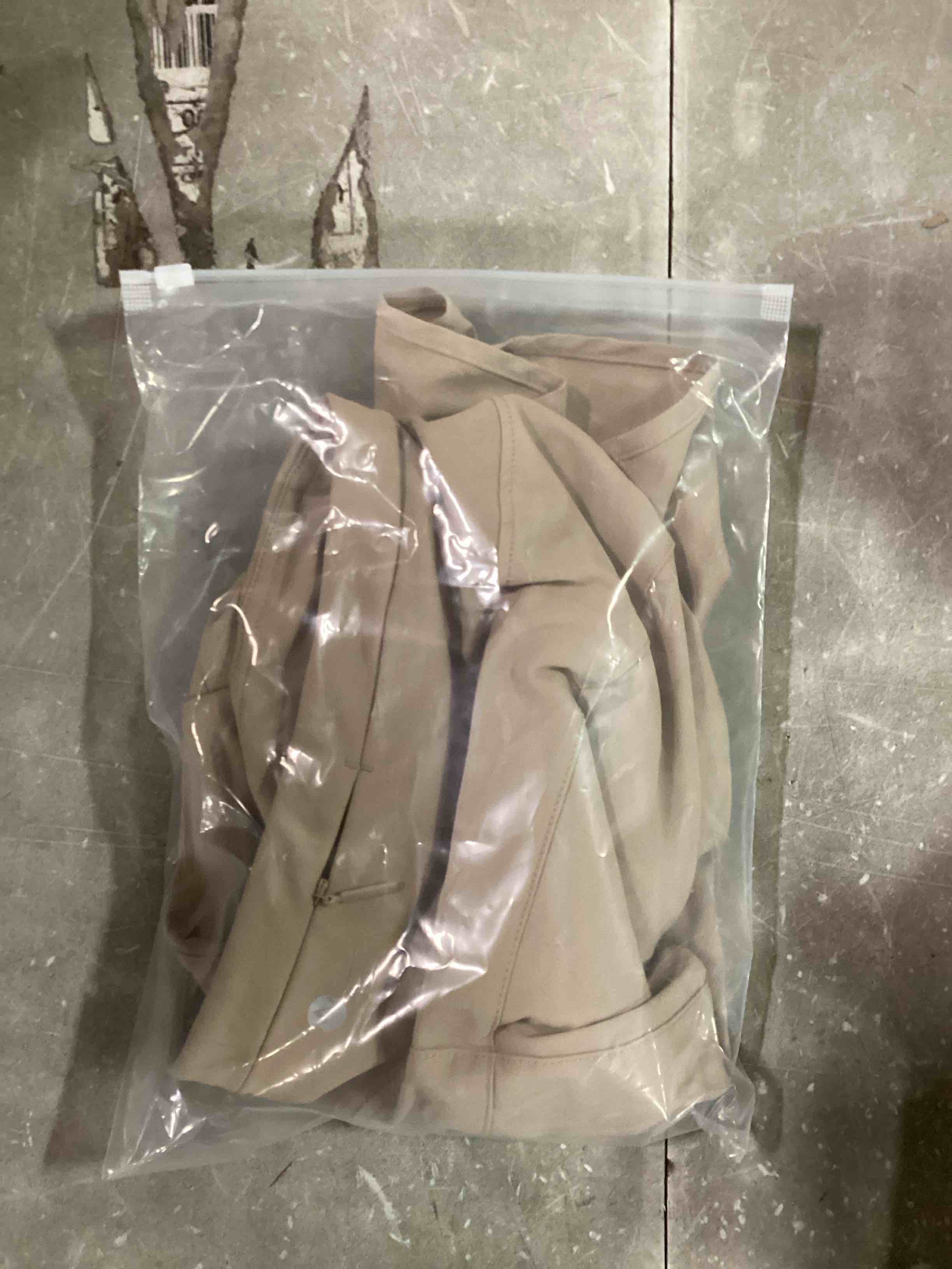 https://s3.amazonaws.com/lotting-images-prod/bidfta/TEA0008966_1724676640300.jpeg