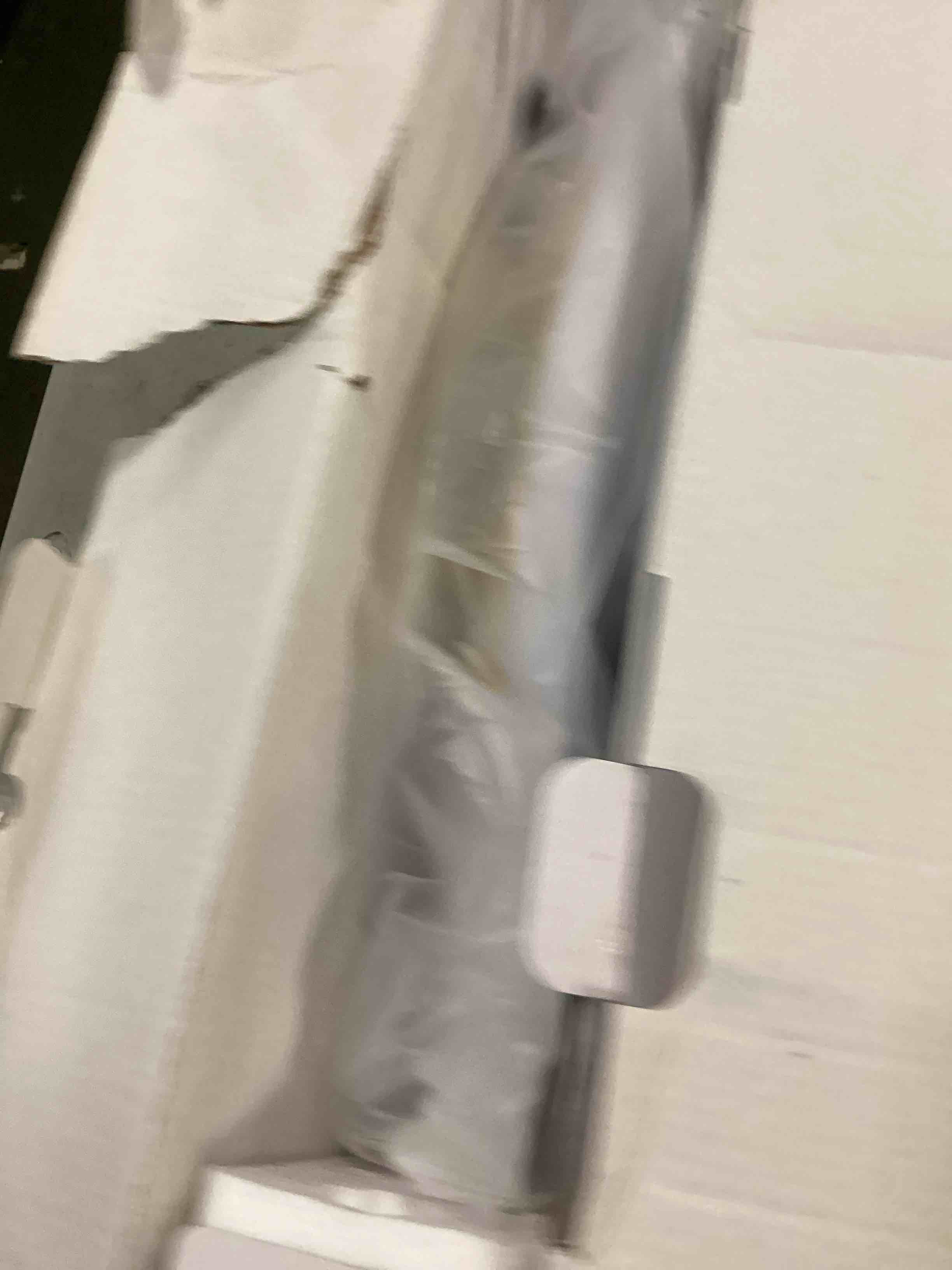 https://s3.amazonaws.com/lotting-images-prod/bidfta/TEA0009229_1724349649106.jpeg
