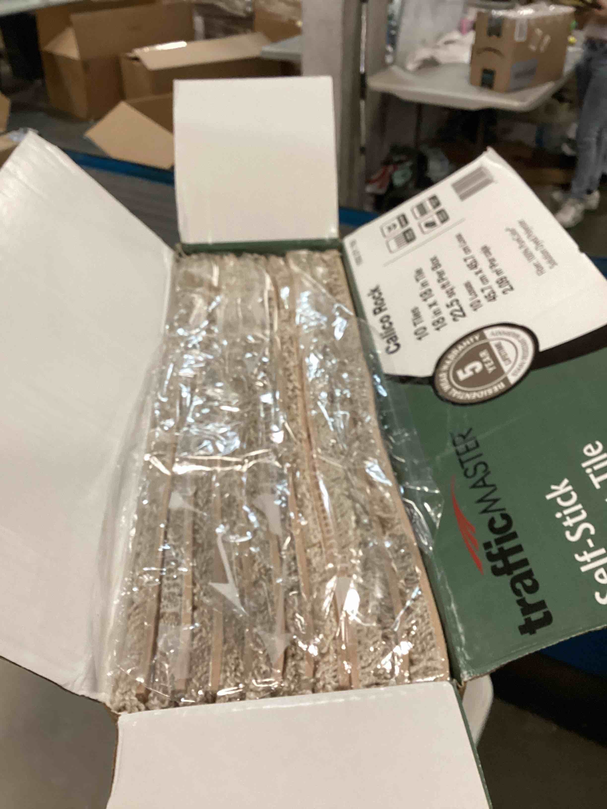 https://s3.amazonaws.com/lotting-images-prod/bidfta/TEA0014164_1728742542607.jpeg