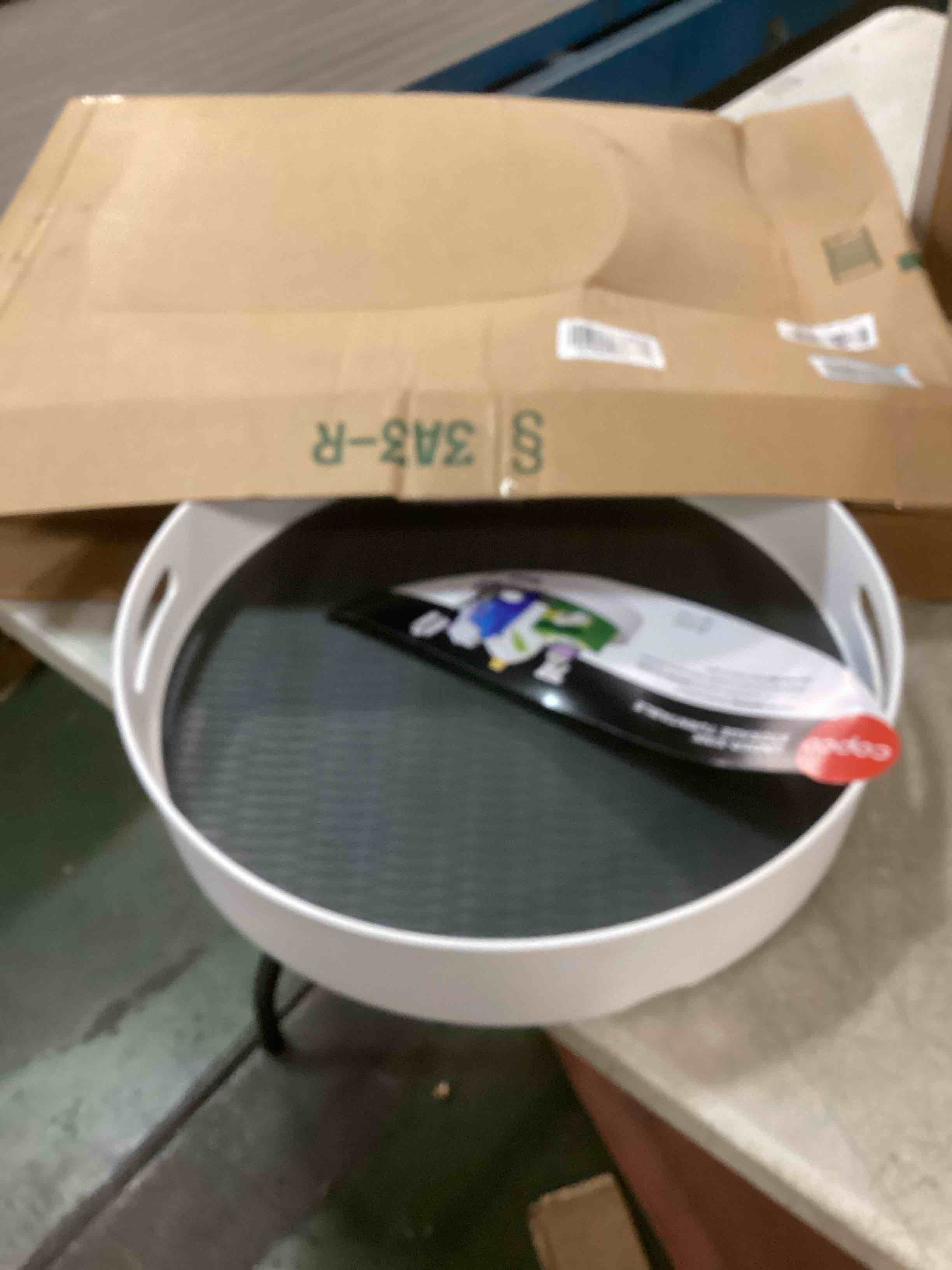 https://s3.amazonaws.com/lotting-images-prod/bidfta/TEA0014701_1728535284935.jpeg