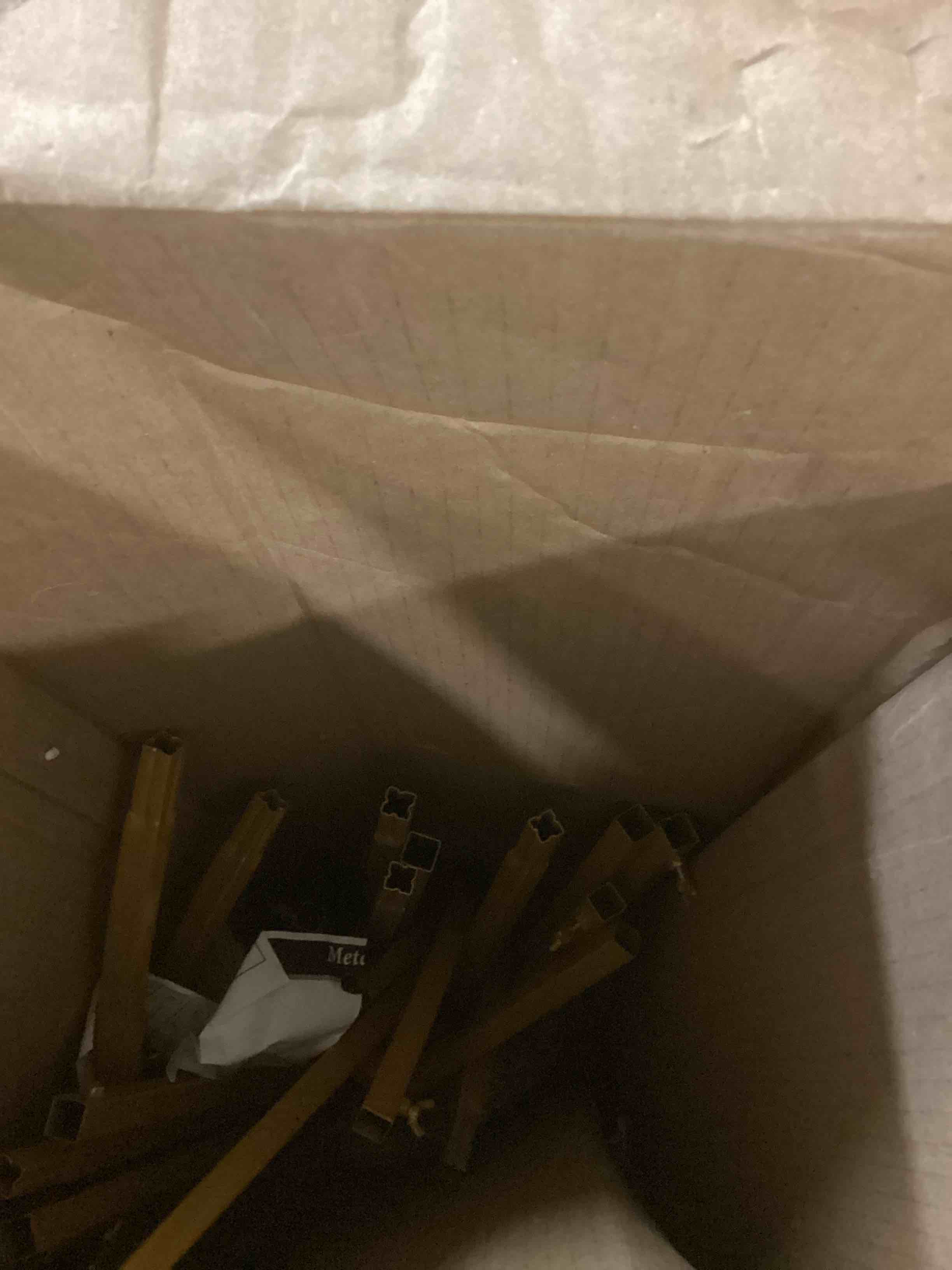 https://s3.amazonaws.com/lotting-images-prod/bidfta/TEA0014716_1728533463767.jpeg