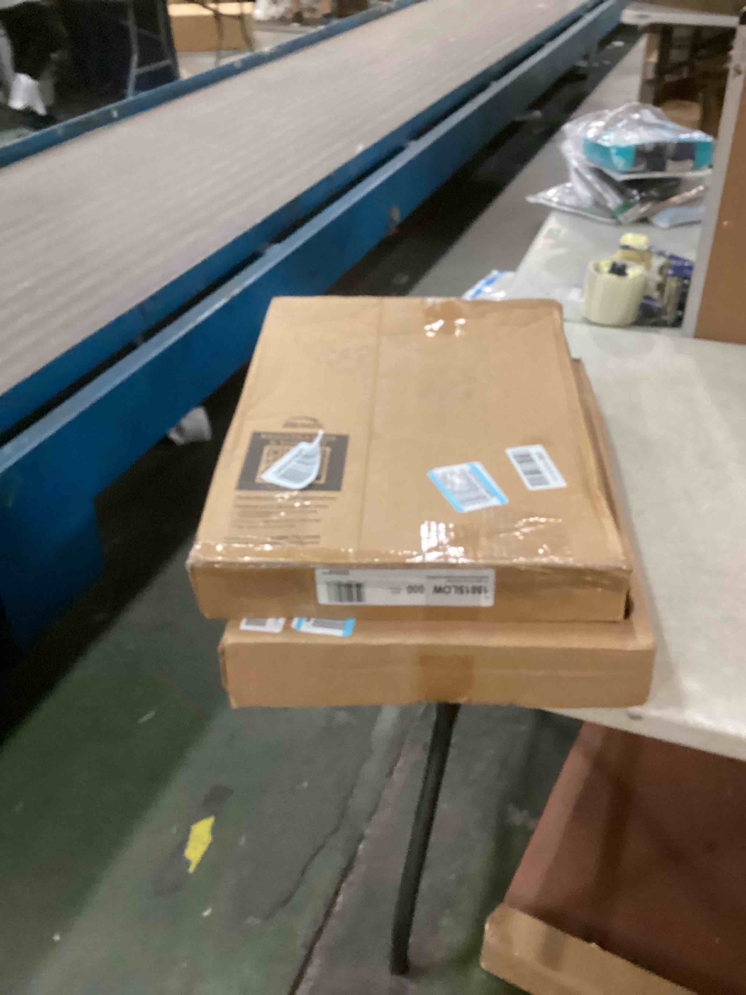 https://s3.amazonaws.com/lotting-images-prod/bidfta/TEA0014987_1728440863194.jpeg