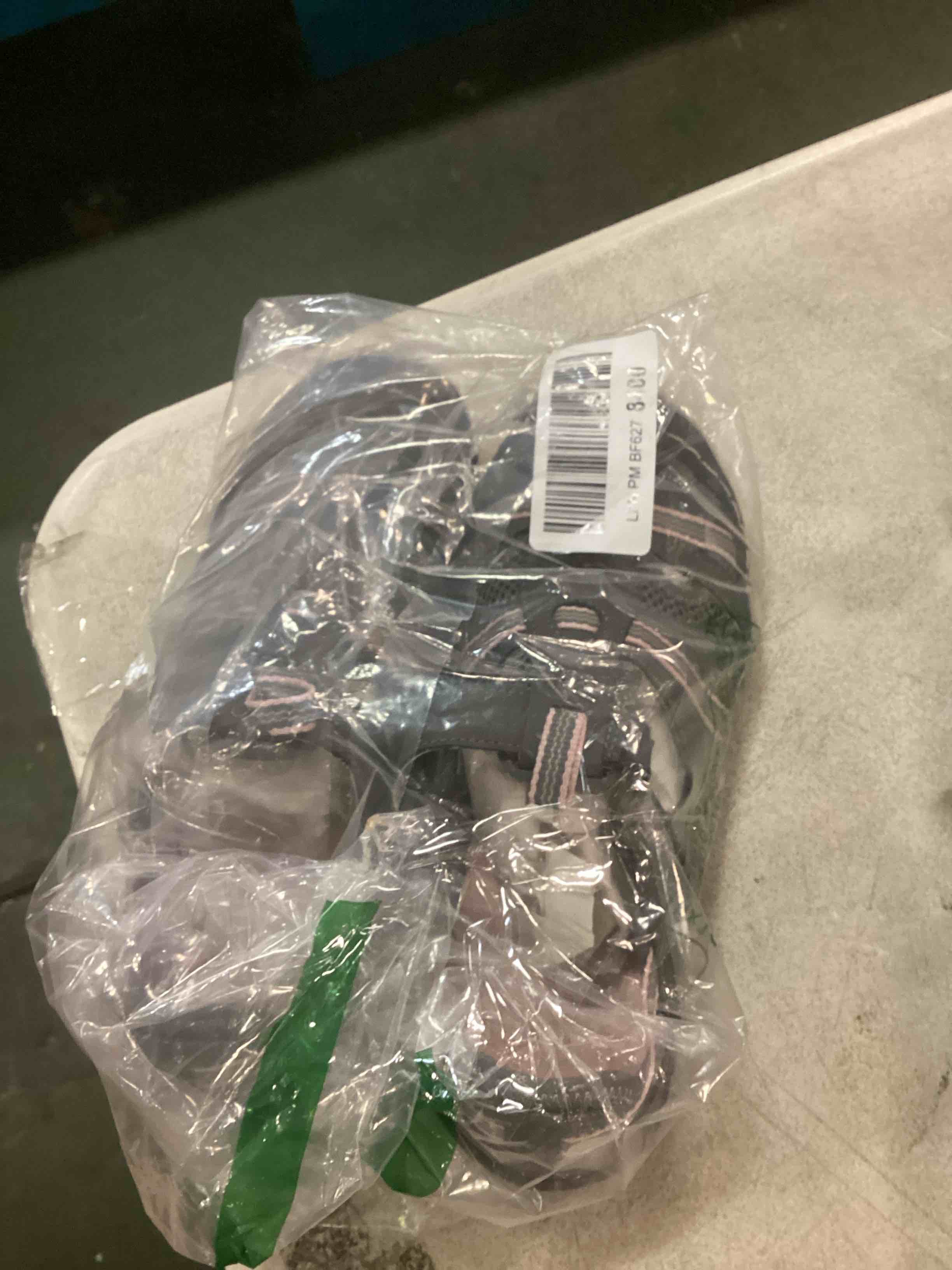 https://s3.amazonaws.com/lotting-images-prod/bidfta/TEA0015257_1728347842343.jpeg