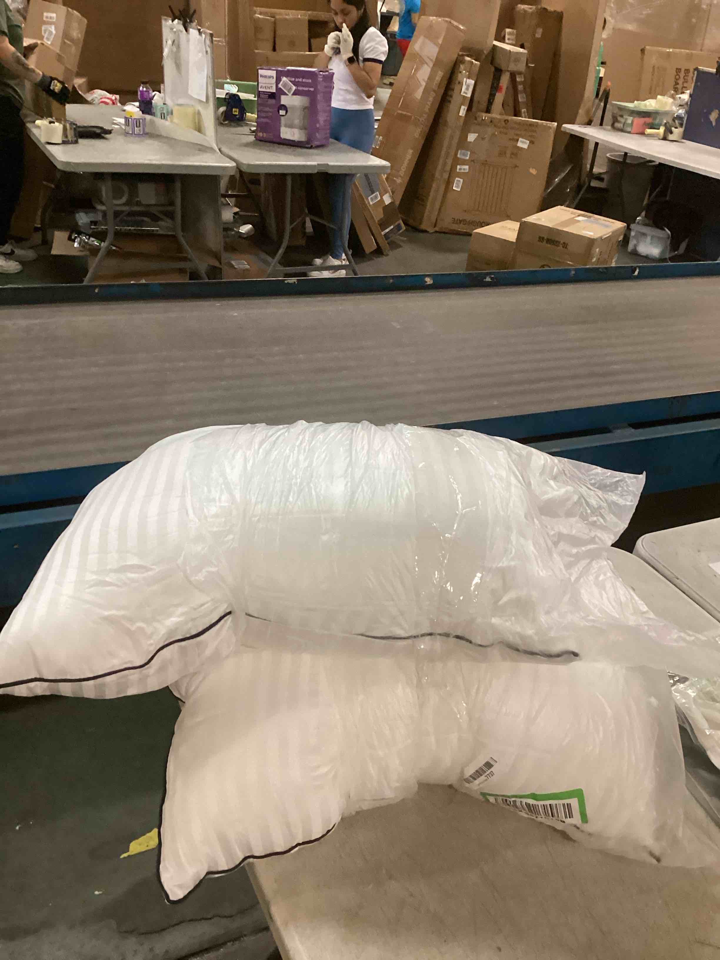 https://s3.amazonaws.com/lotting-images-prod/bidfta/TEA0015276_1728345719488.jpeg