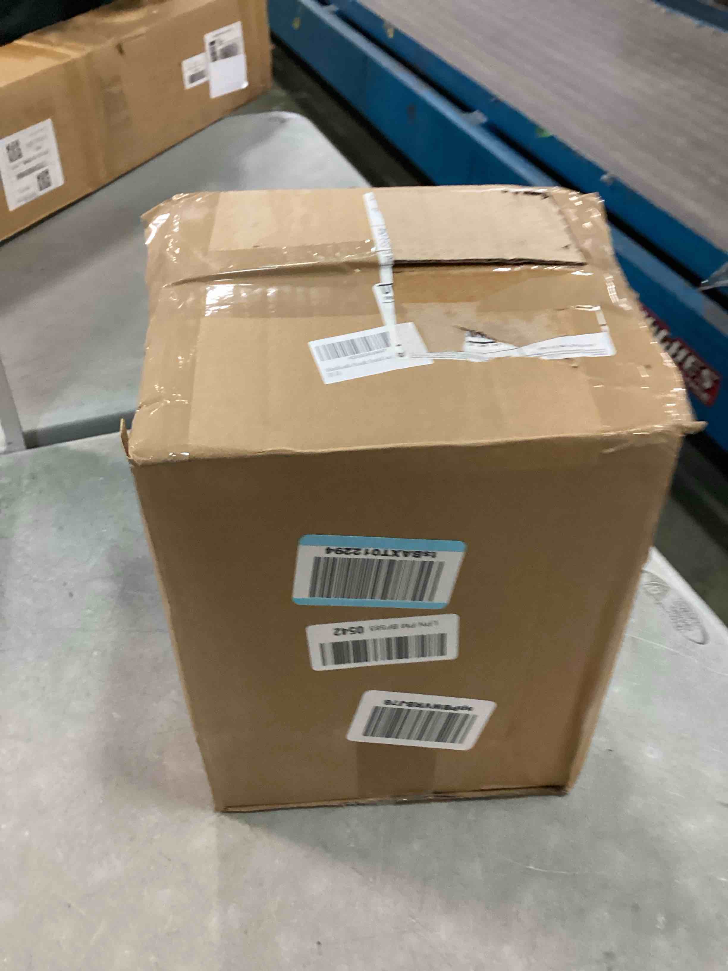 https://s3.amazonaws.com/lotting-images-prod/bidfta/TEA0016318_1724717062916.jpeg