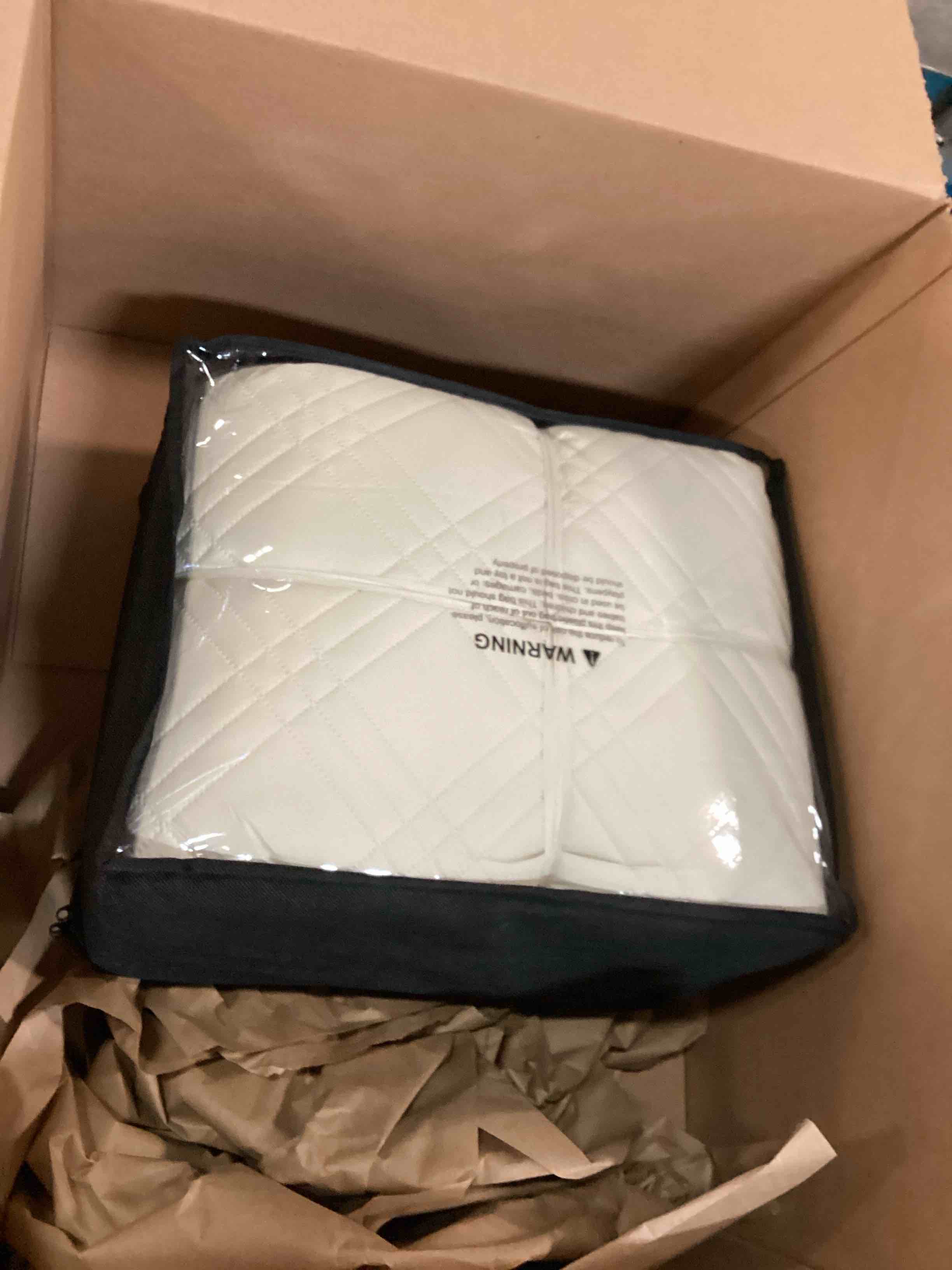 https://s3.amazonaws.com/lotting-images-prod/bidfta/TEA0016658_1724369302827.jpeg
