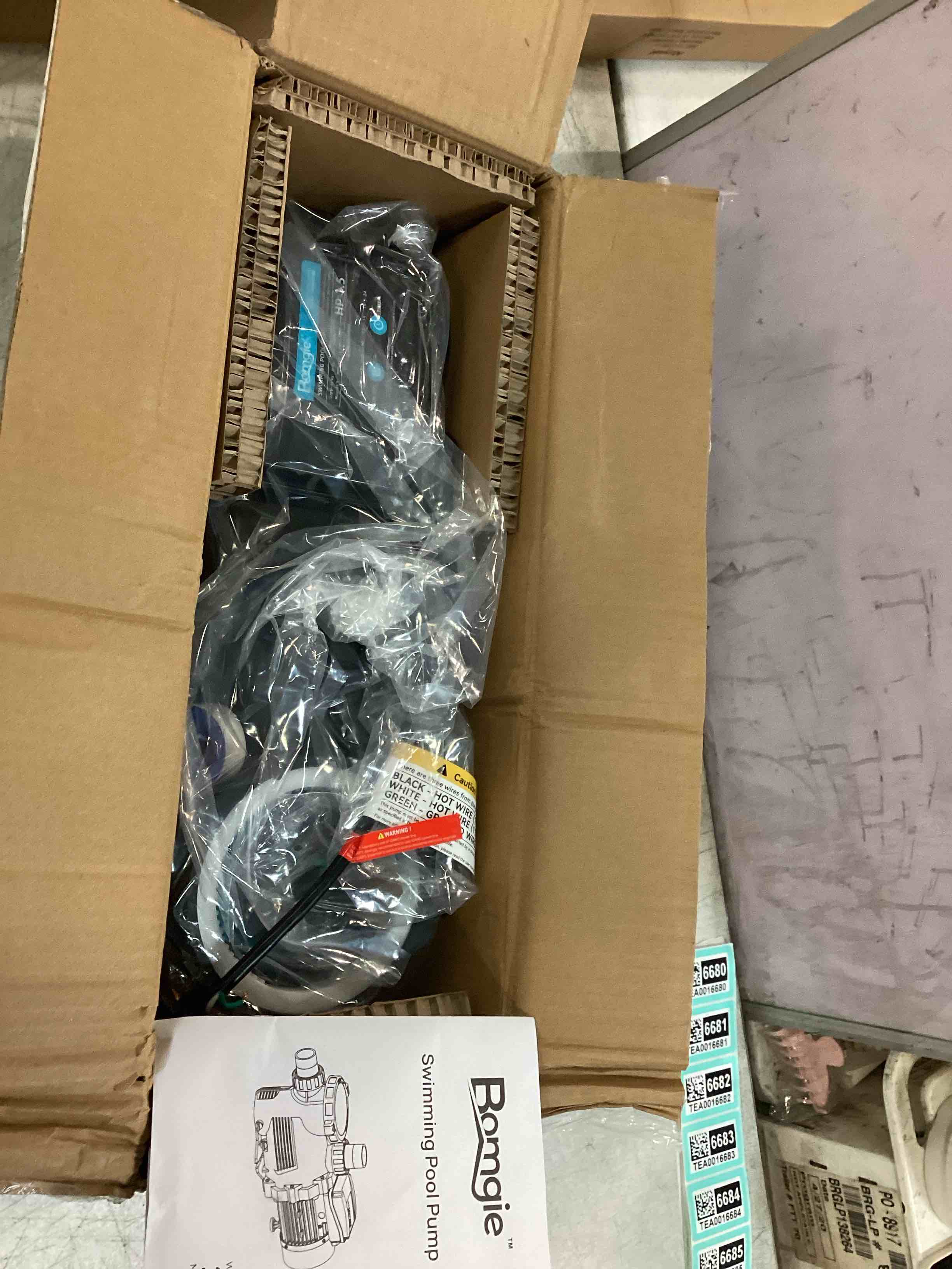 https://s3.amazonaws.com/lotting-images-prod/bidfta/TEA0016692_1724362407895.jpeg