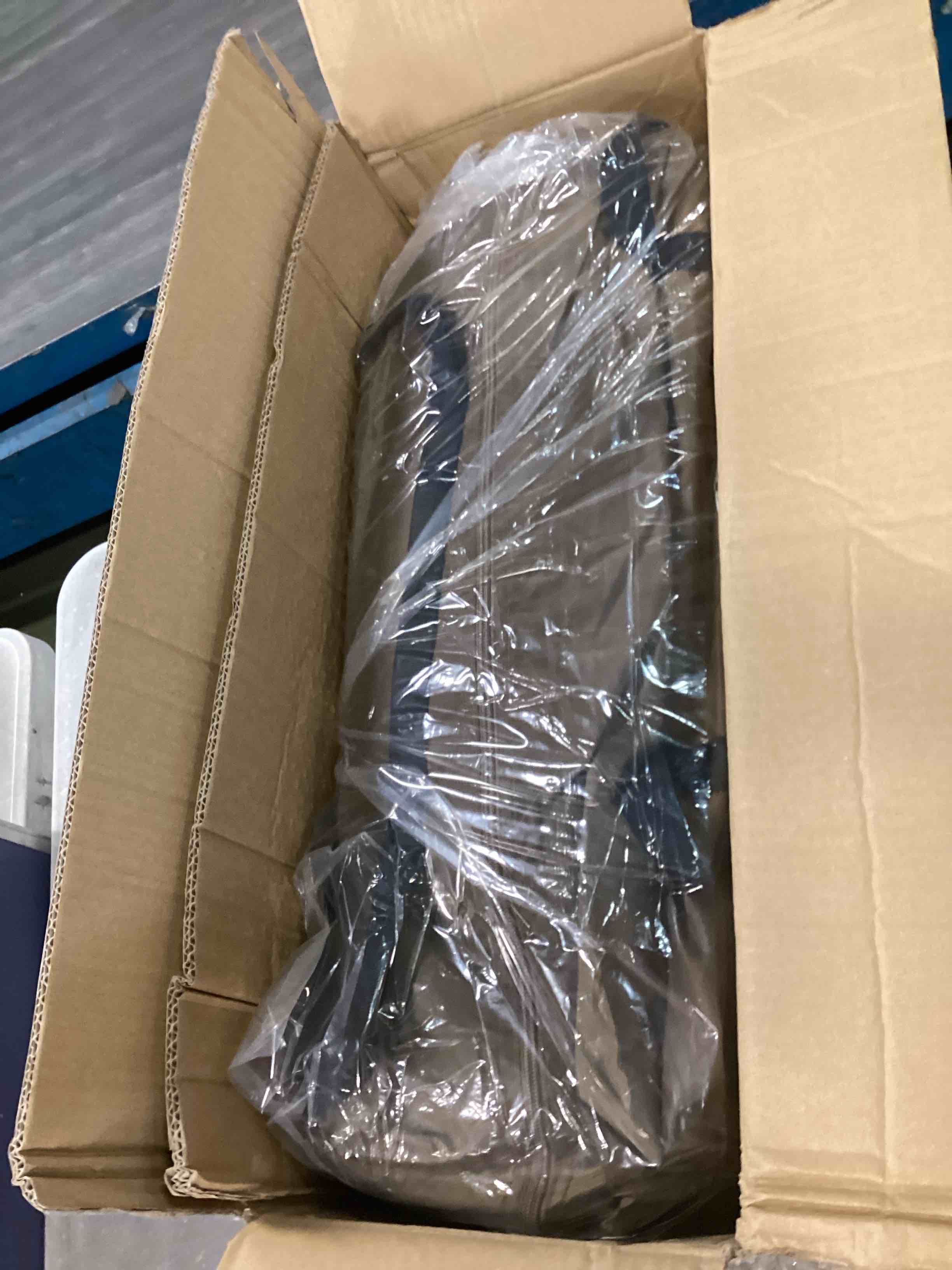 https://s3.amazonaws.com/lotting-images-prod/bidfta/TEA0017210_1723862338019.jpeg