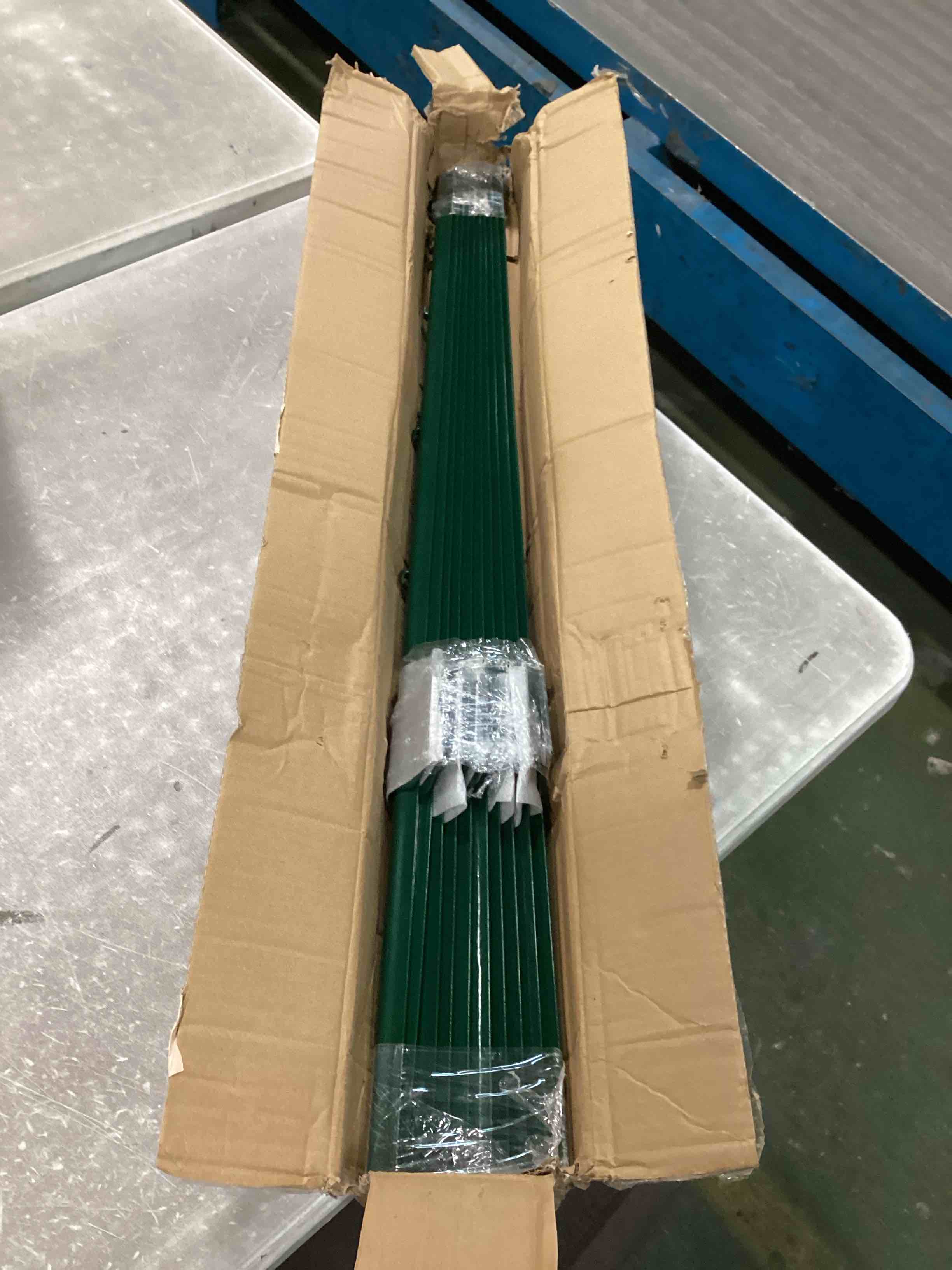 https://s3.amazonaws.com/lotting-images-prod/bidfta/TEA0017824_1723169646896.jpeg