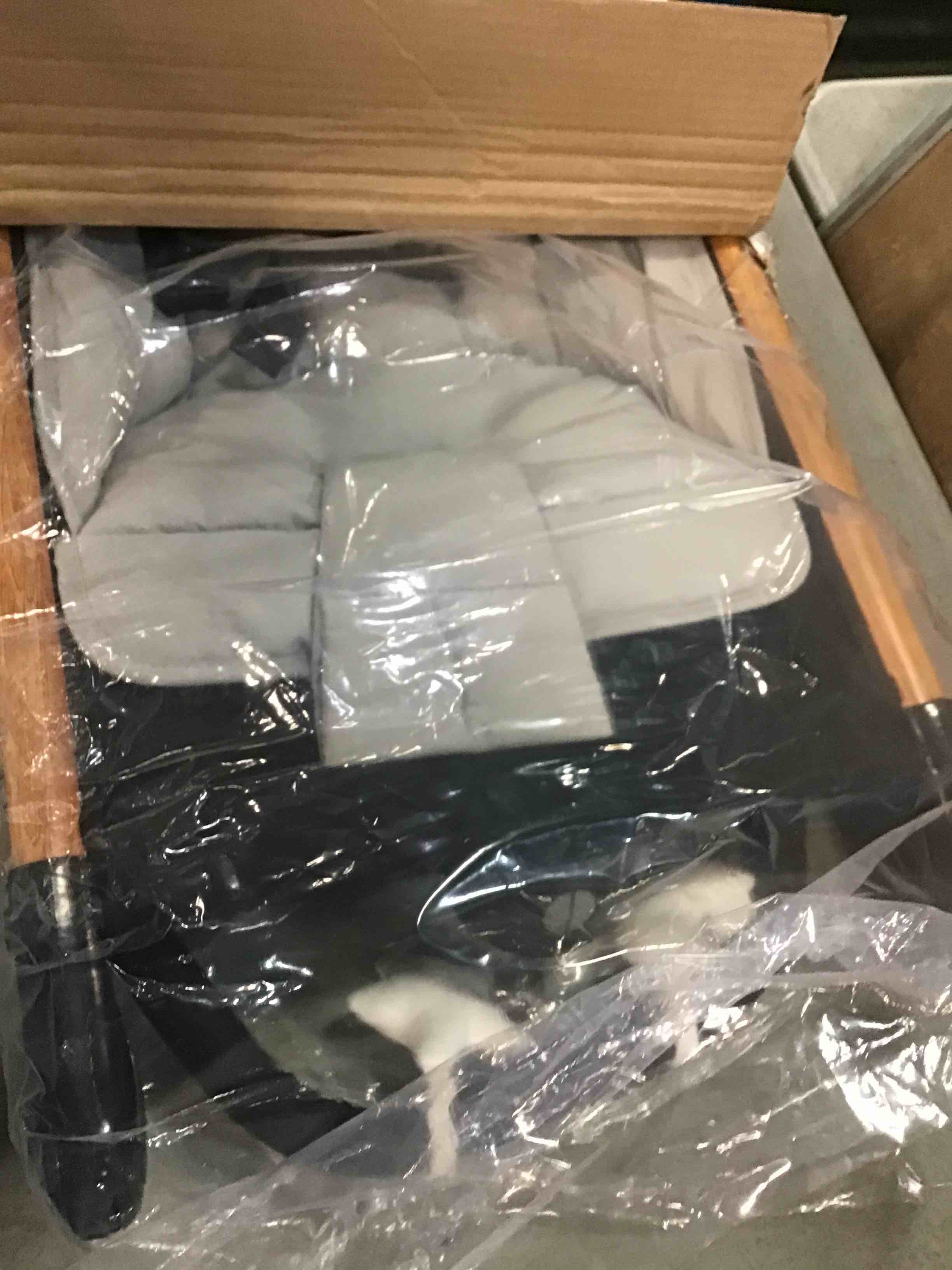 https://s3.amazonaws.com/lotting-images-prod/bidfta/TEA0018531_1723576921516.jpeg