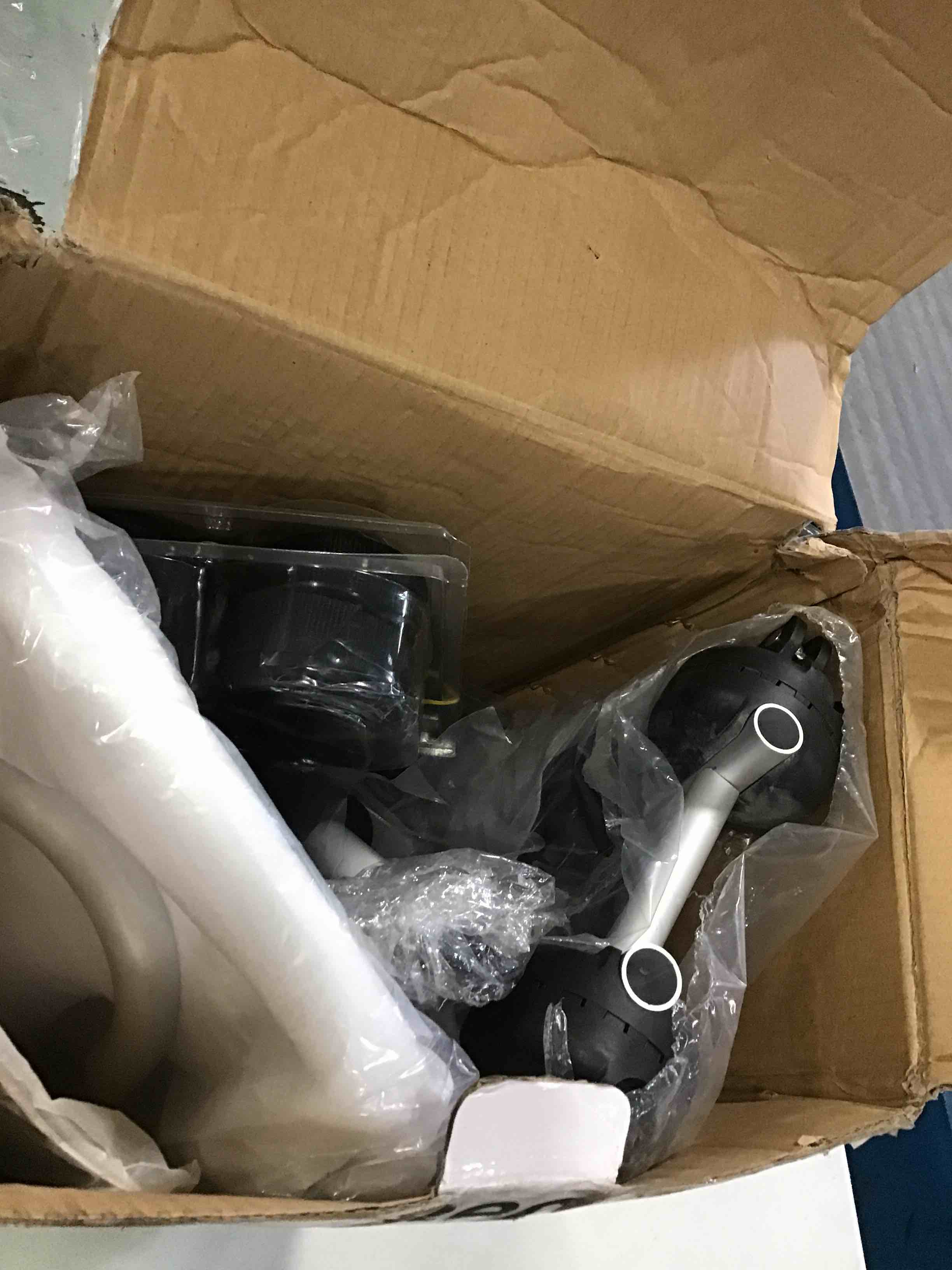 https://s3.amazonaws.com/lotting-images-prod/bidfta/TEA0018848_1723479174217.jpeg