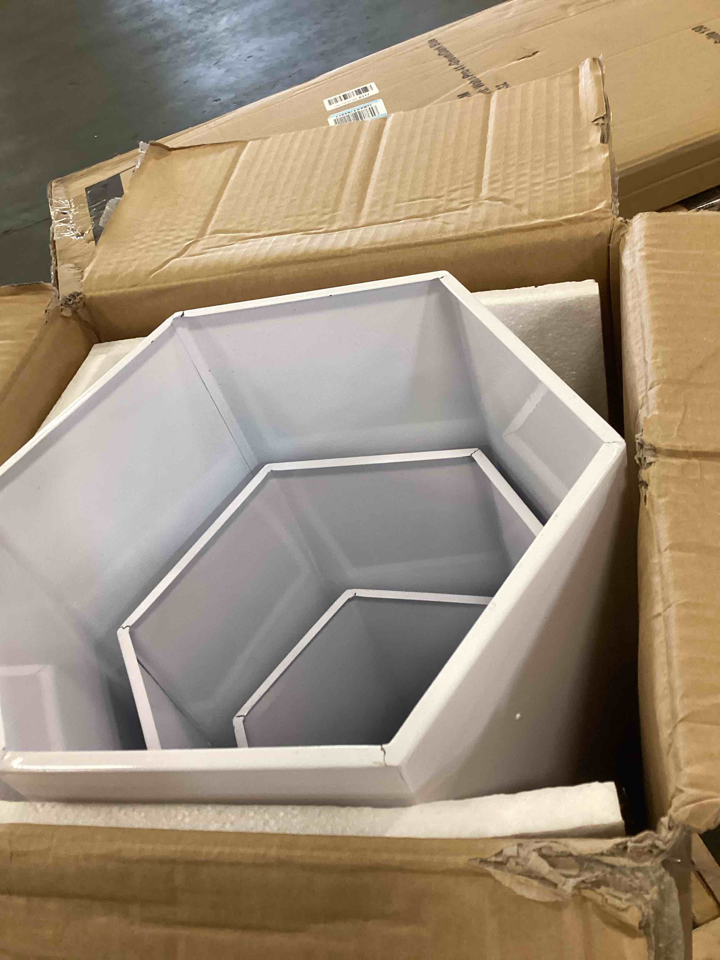 https://s3.amazonaws.com/lotting-images-prod/bidfta/TEA0020418_1724784581297.jpeg
