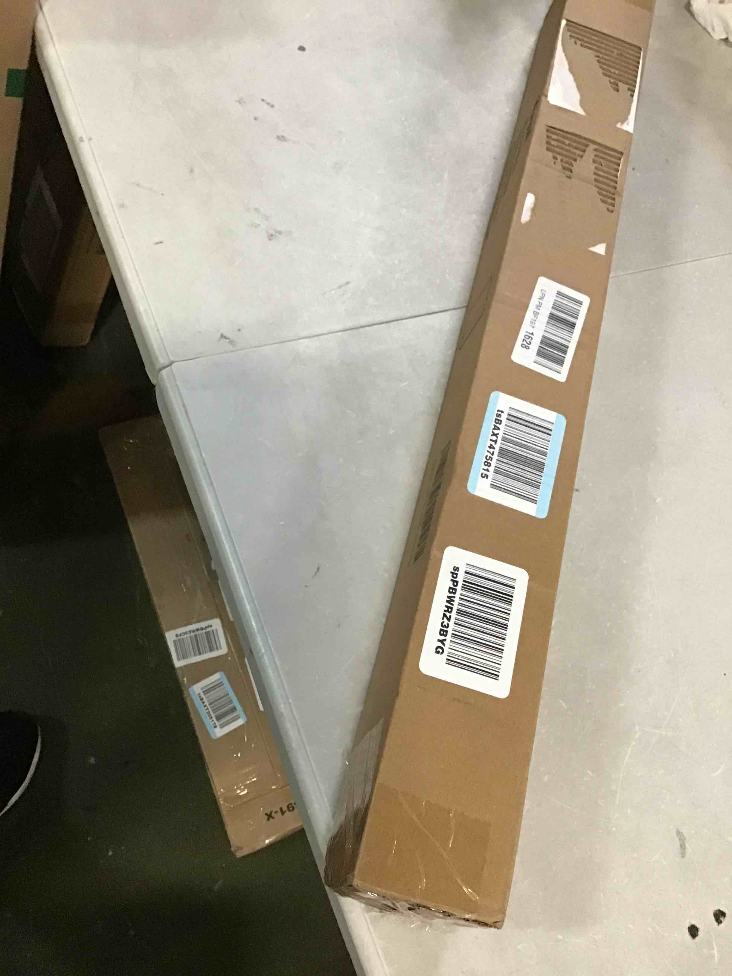 https://s3.amazonaws.com/lotting-images-prod/bidfta/TEA0021641_1723836958329.jpeg