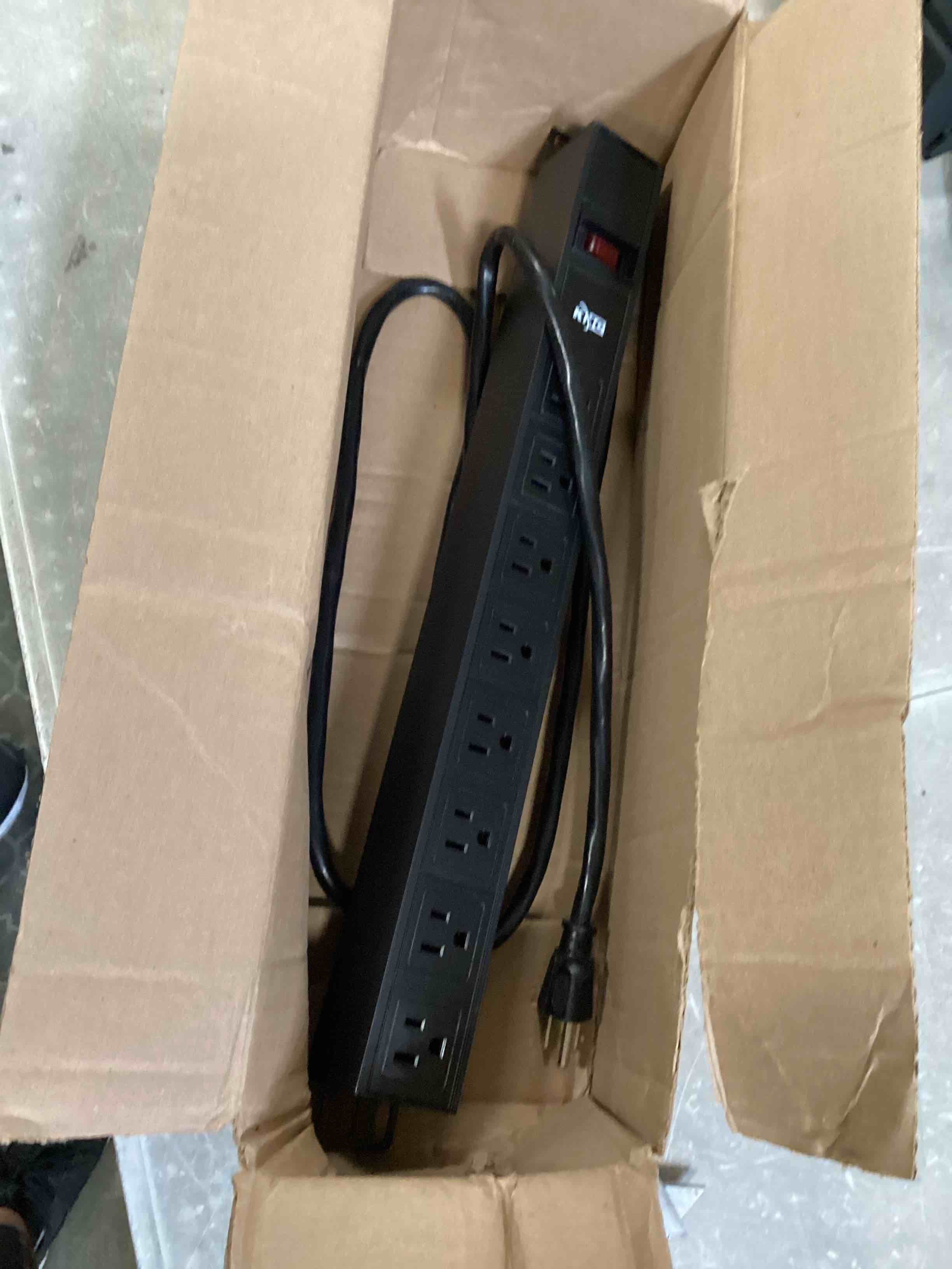 https://s3.amazonaws.com/lotting-images-prod/bidfta/TEA0021915_1723665735570.jpeg